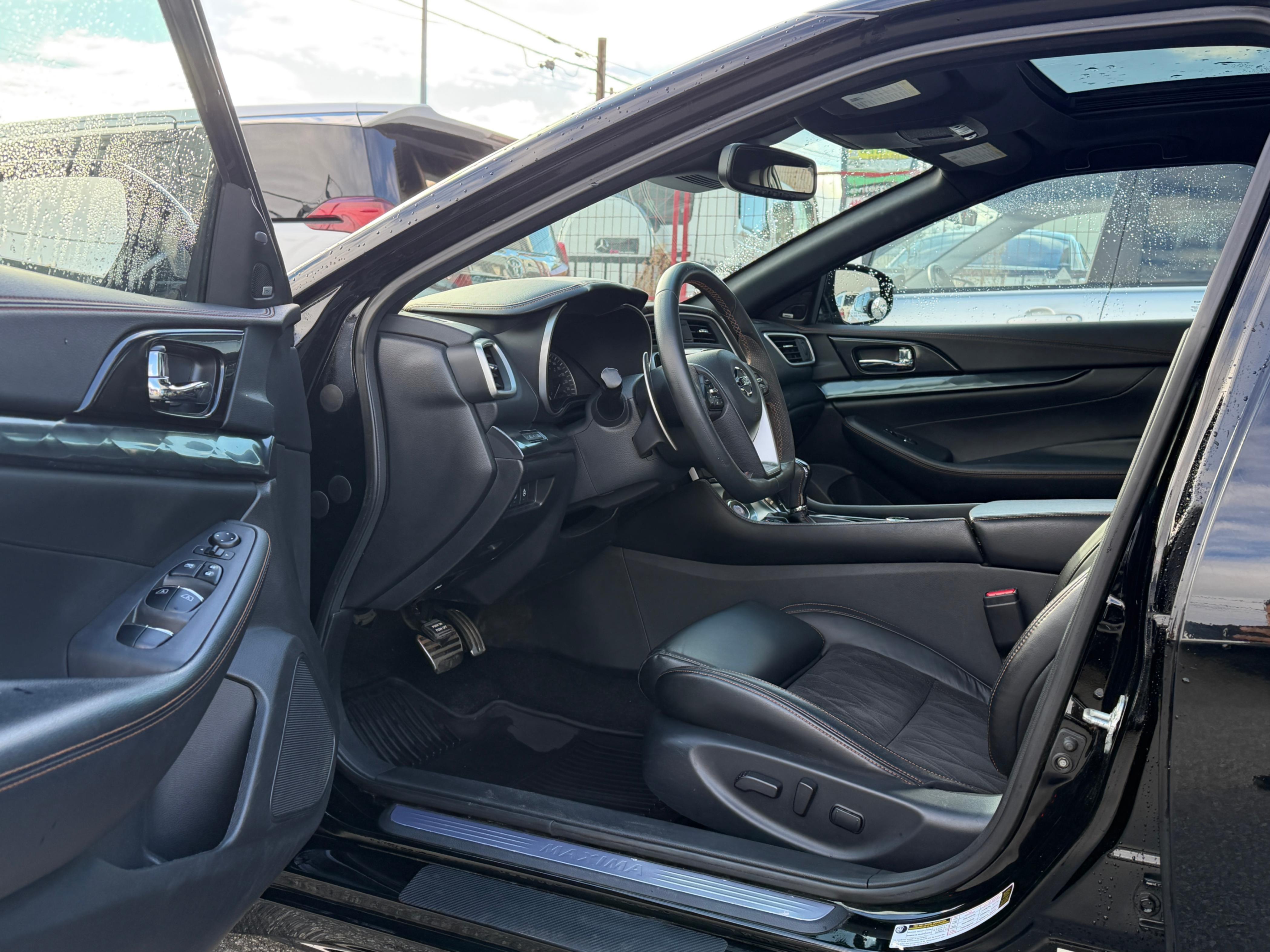 2019 Nissan Maxima SR. ONE OWNER. NO ACCIDENTS. BC LOCAL VEHICLE., Vancouver, Cash