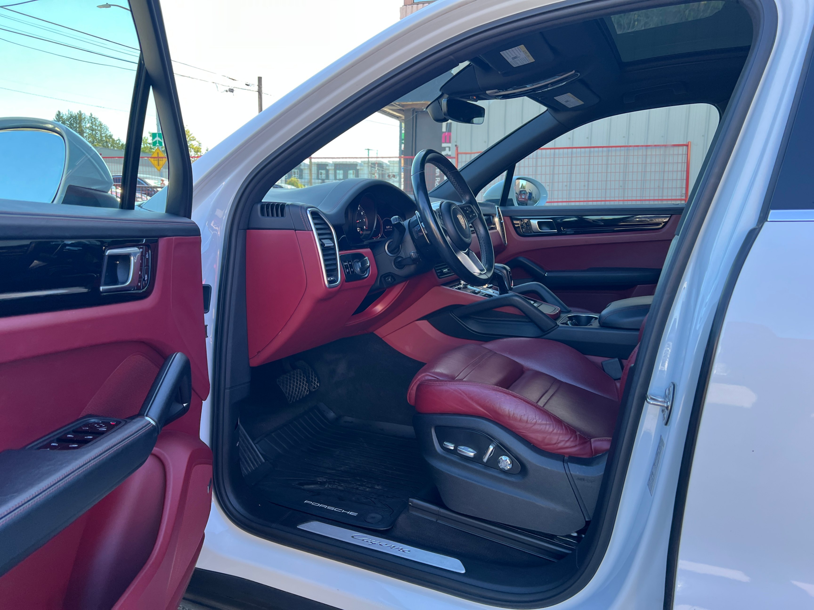 2019 Porsche Cayenne AWD. BC LOCAL VEHICLE., Vancouver, Cash