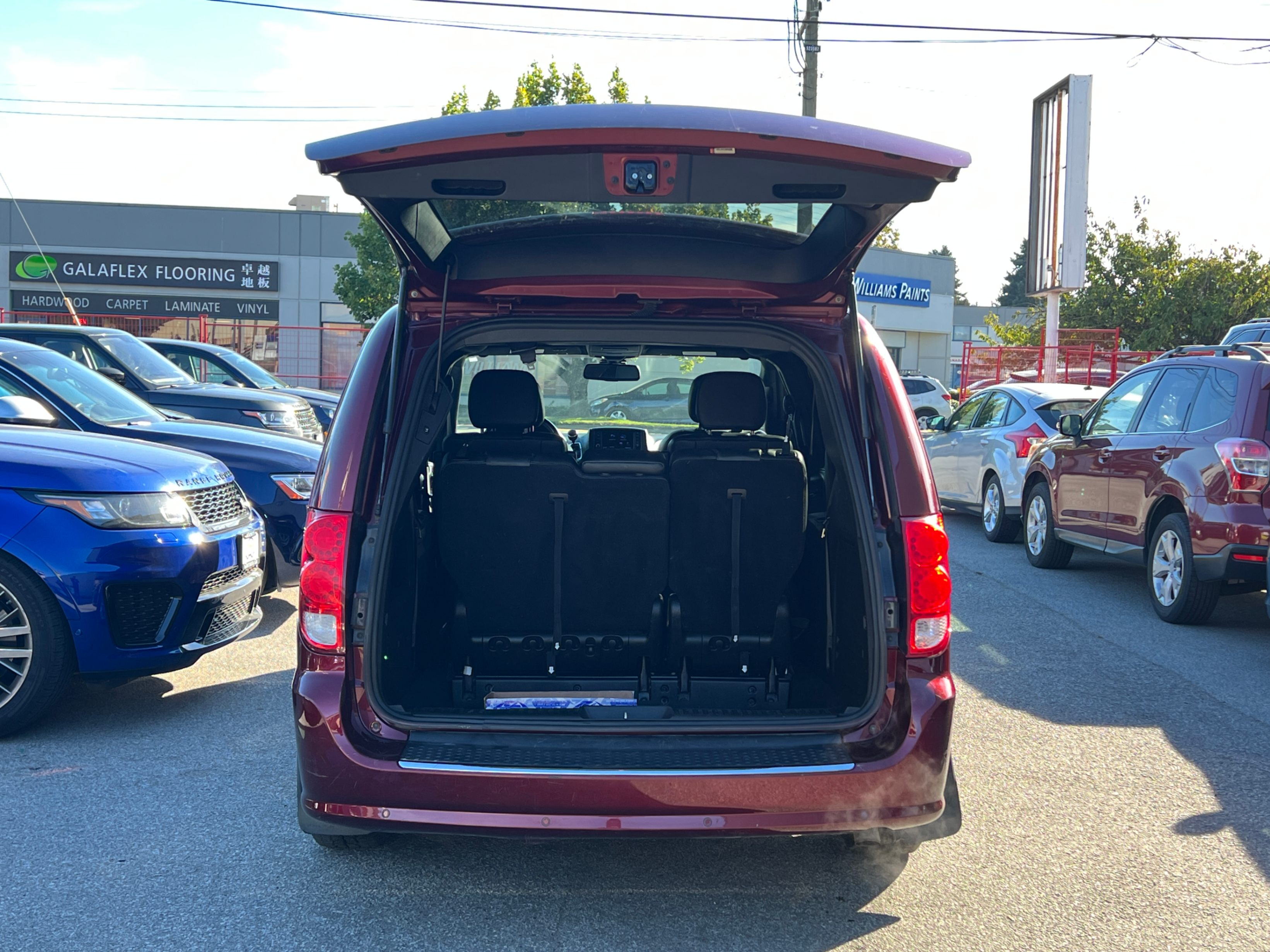 2020 Dodge Grand Caravan Premium Plus 2WD. BC LOCAL VEHICLE., Vancouver, Cash