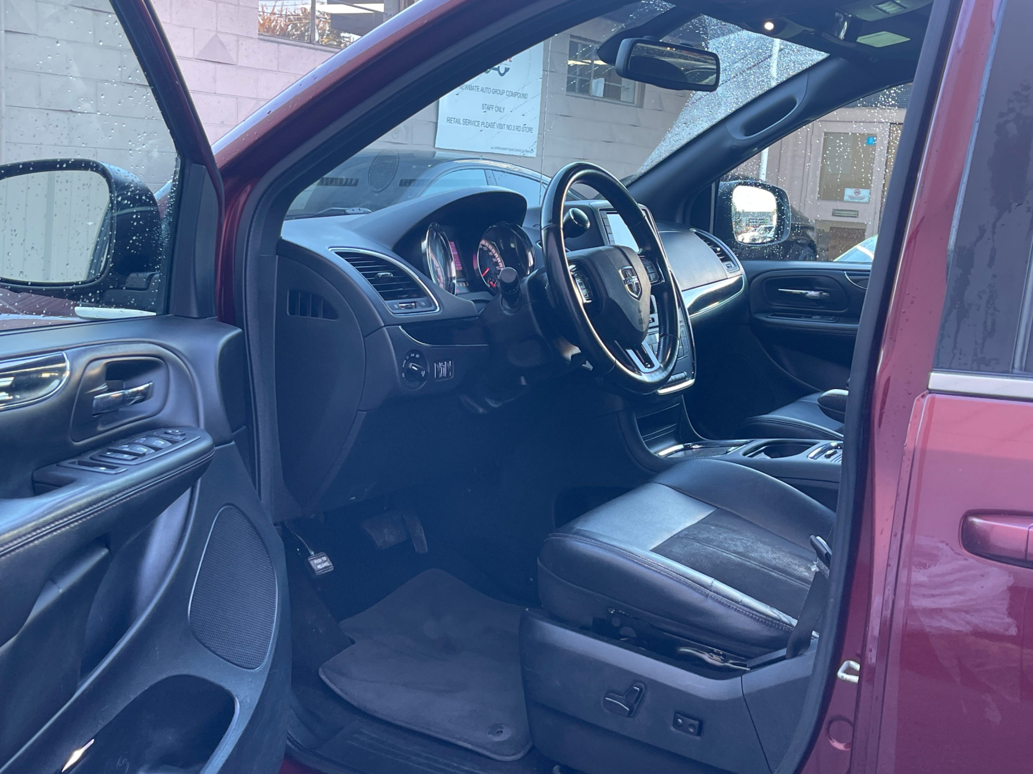 2020 Dodge Grand Caravan Premium Plus 2WD. BC LOCAL VEHICLE., Vancouver, Cash