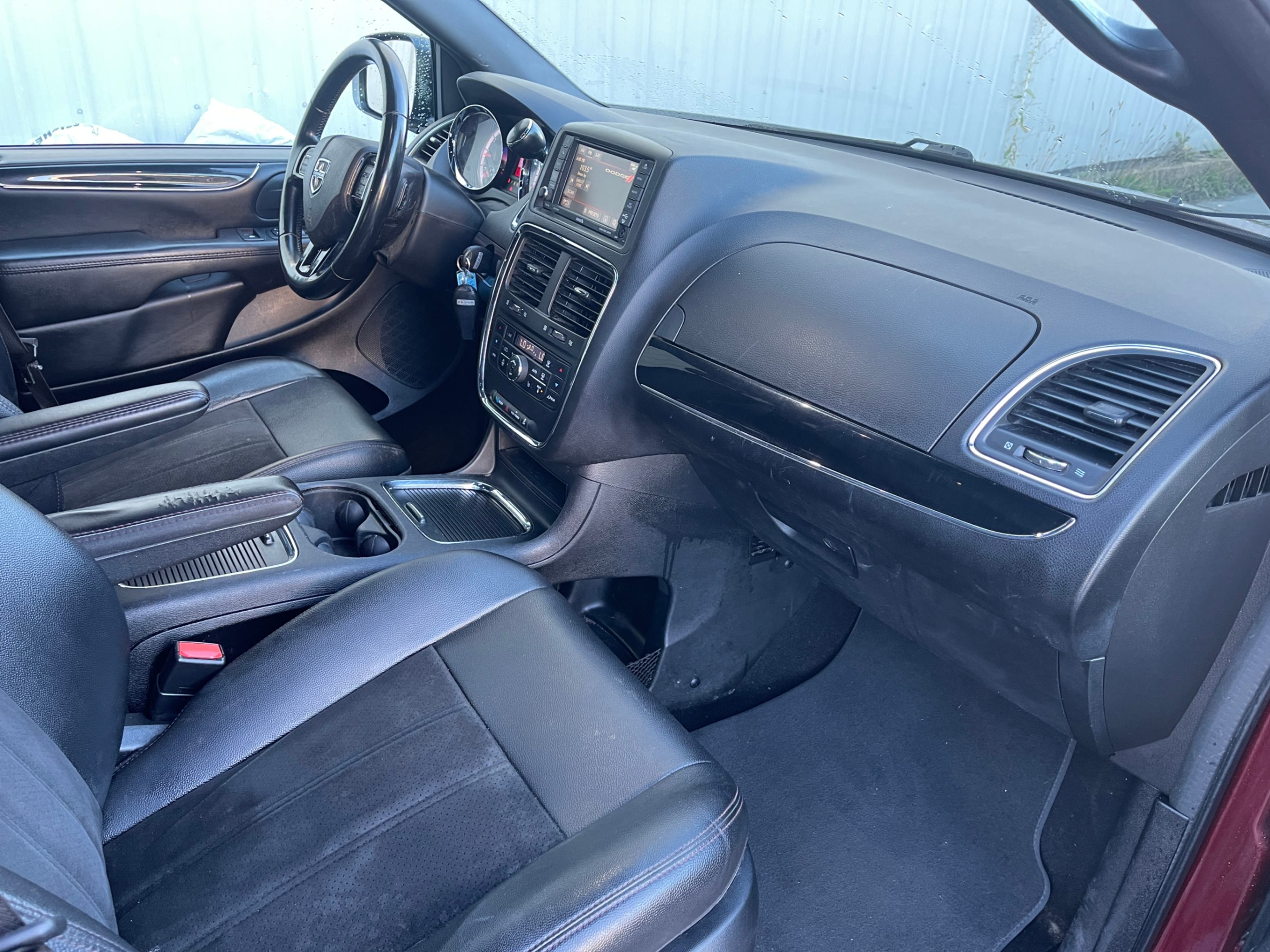 2020 Dodge Grand Caravan Premium Plus 2WD. BC LOCAL VEHICLE., Vancouver, Cash