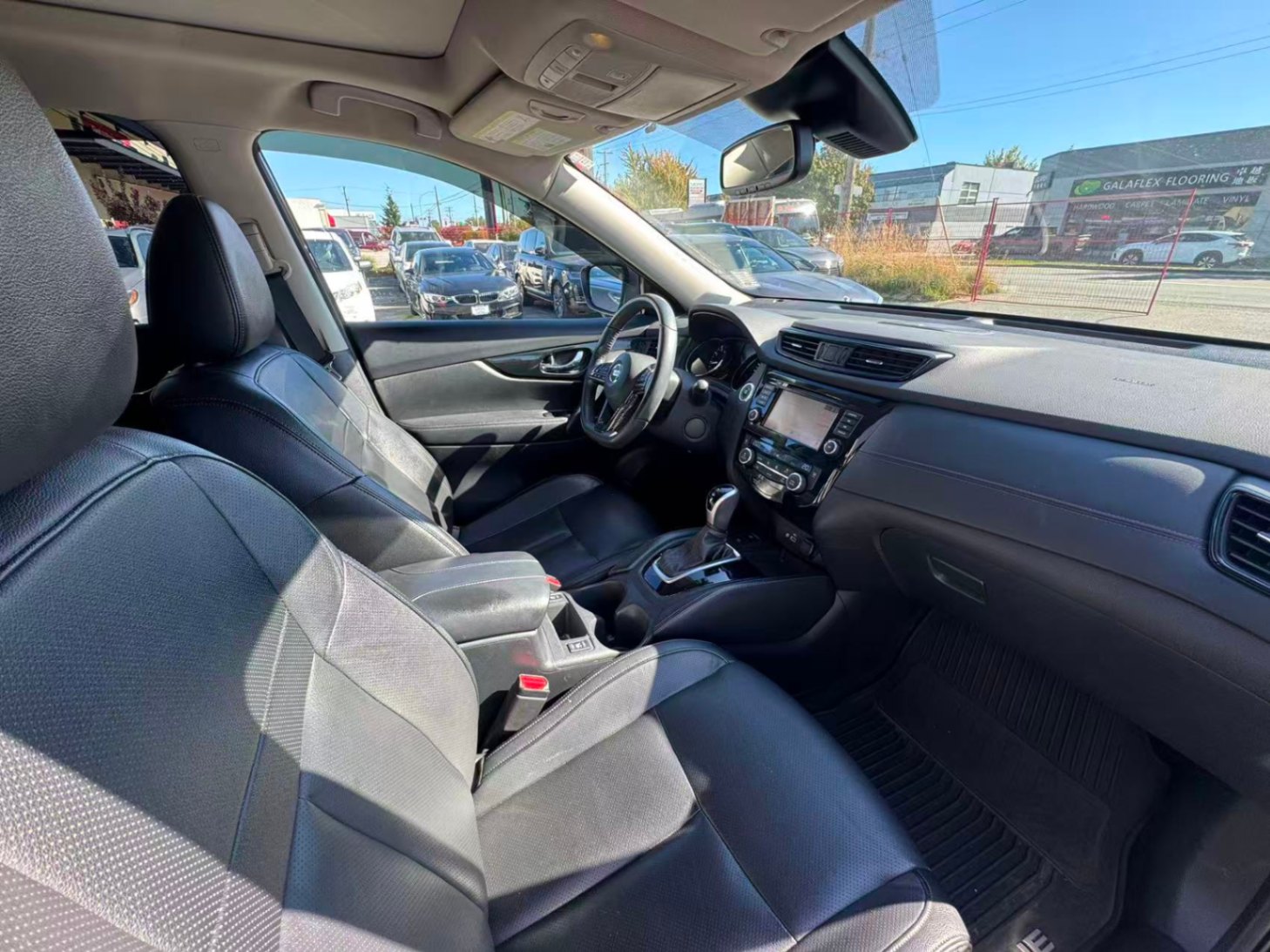 2020 Nissan Rogue AWD SL. BC LOCAL VEHICLE. FULL SERVICE RECORD., Vancouver, Cash