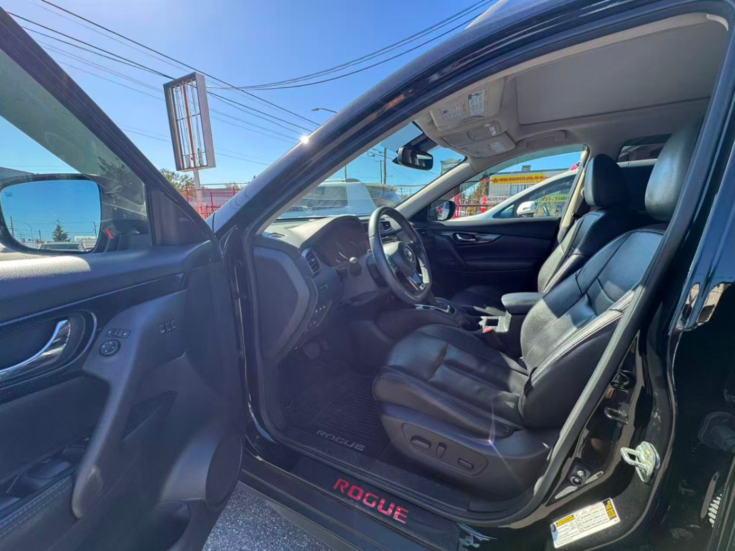 2020 Nissan Rogue AWD SL. BC LOCAL VEHICLE. FULL SERVICE RECORD., Vancouver, Cash