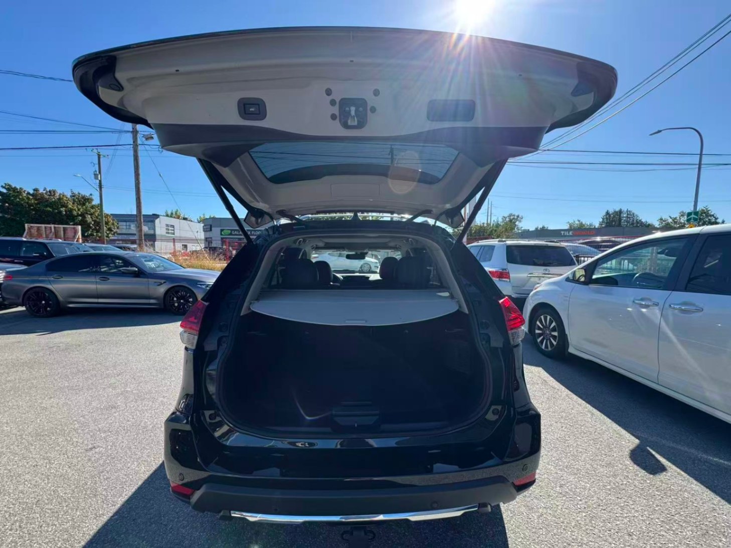 2020 Nissan Rogue AWD SL. BC LOCAL VEHICLE. FULL SERVICE RECORD., Vancouver, Cash