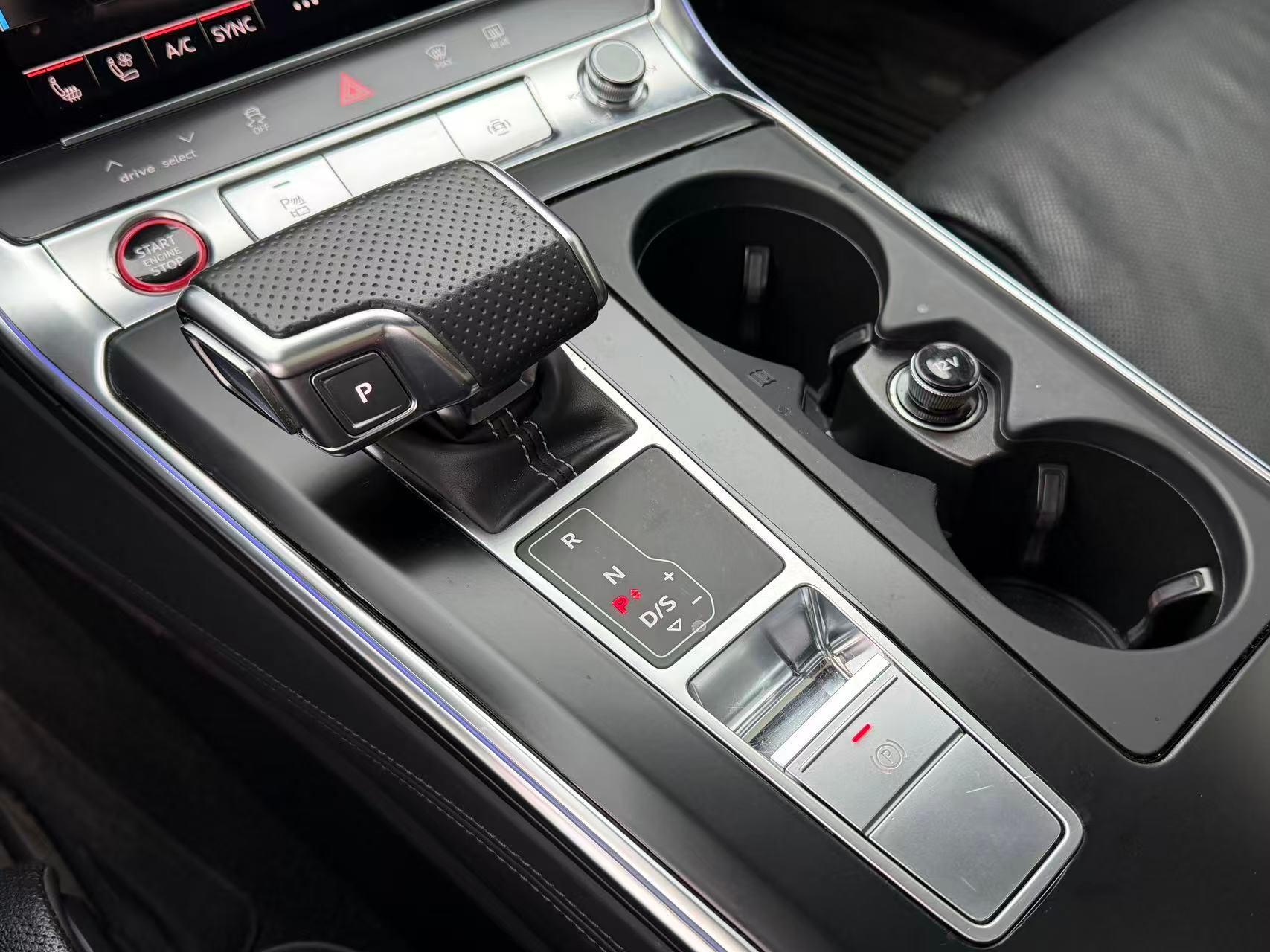 2021 Audi RS 6 Avant 4.0 TFSI quattro. NO ACCIDENT. FULL SERVICE RECORD, Vancouver, Cash