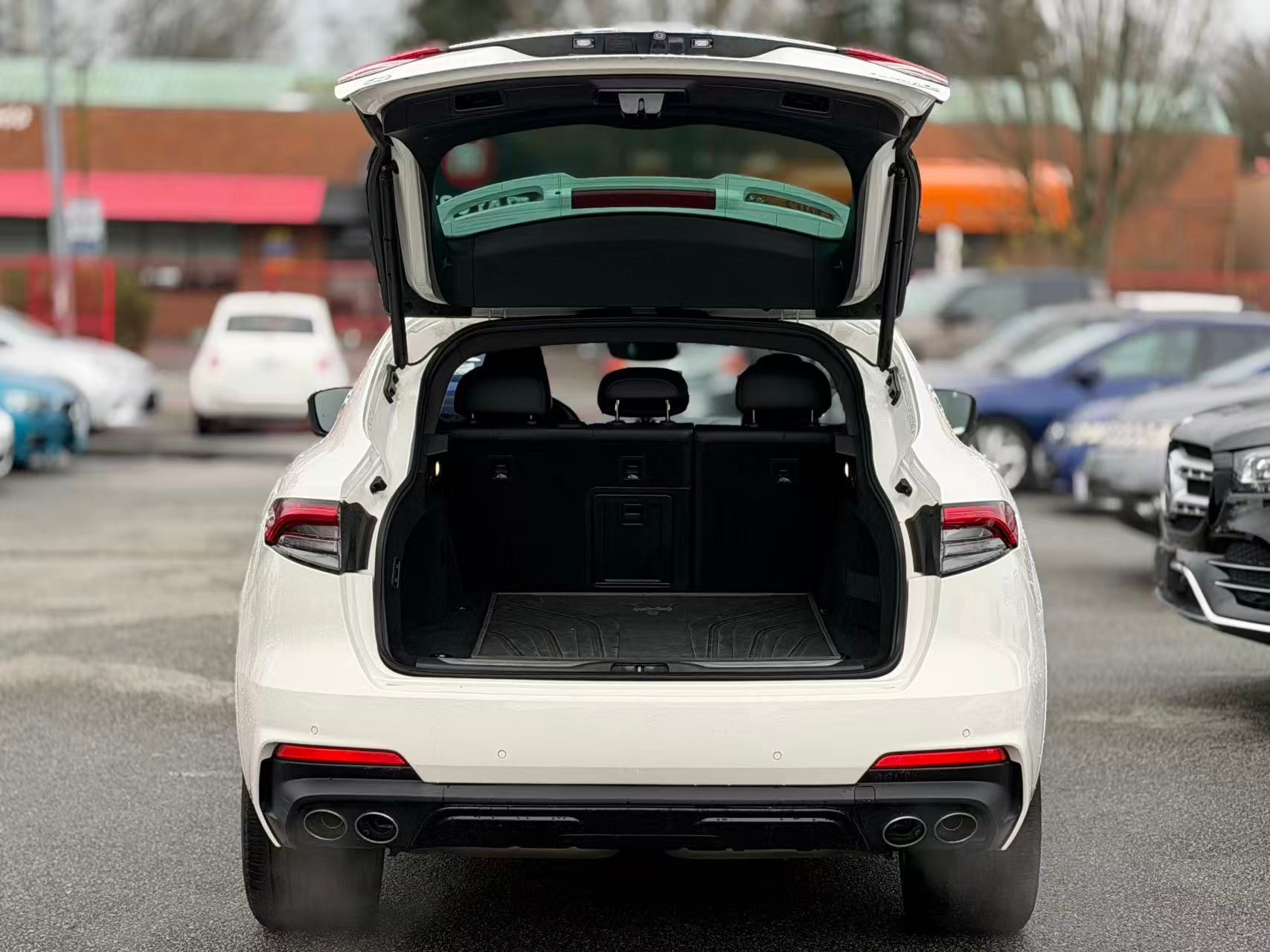 2021 Maserati Levante GranSport. LOCAL BC VEHICLE. ONE OWNER. LOW ON MILEAGE., 温哥华, 全款车