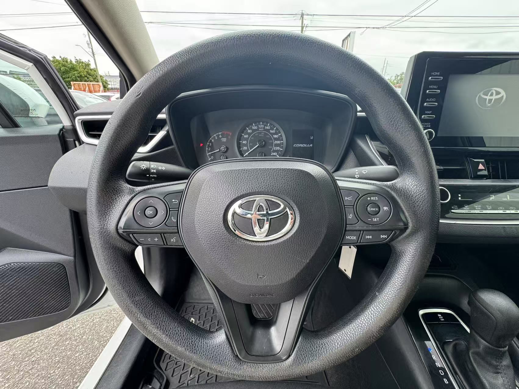 2021 Toyota Corolla LE. BC LOCAL VEHICLE., Vancouver, Cash