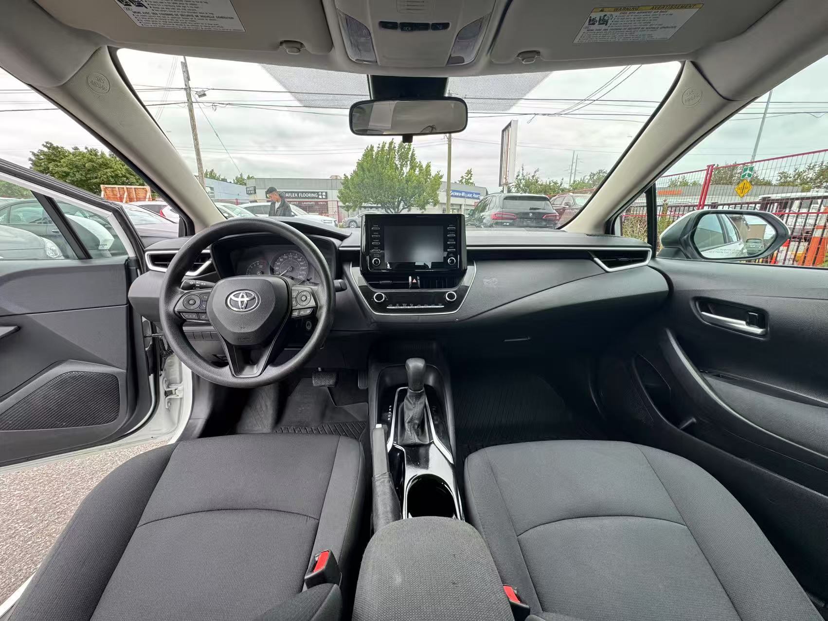 2021 Toyota Corolla LE. BC LOCAL VEHICLE., Vancouver, Cash
