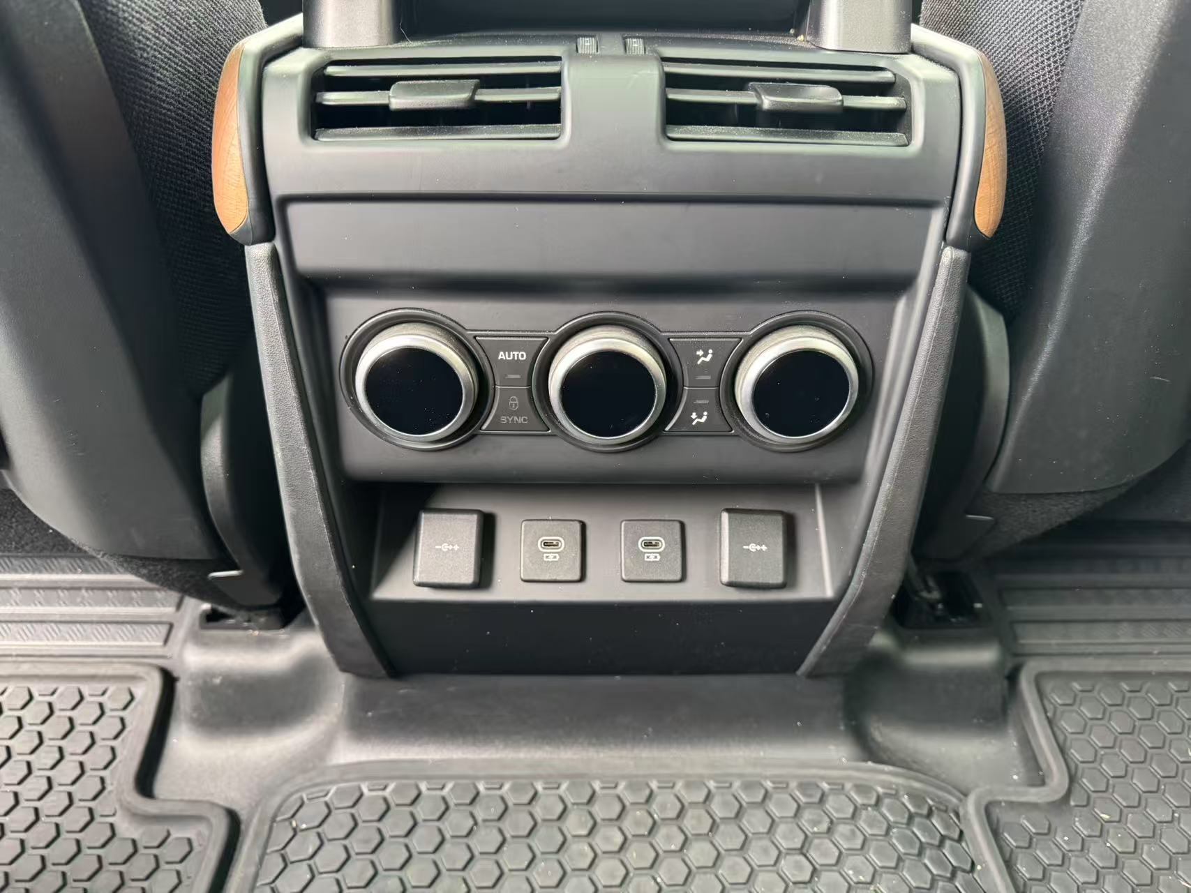 2022 Land Rover Defender 110 X AWD, Vancouver, Cash