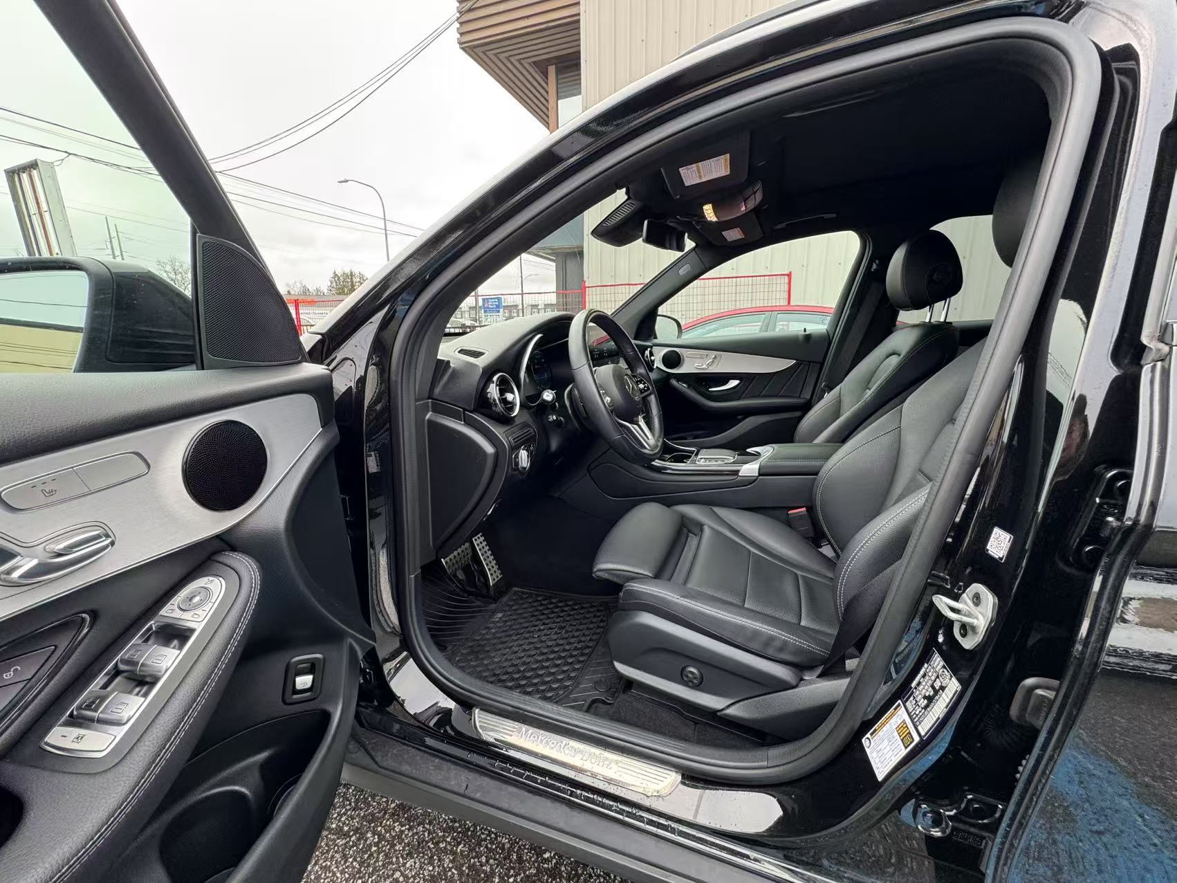 2022 Mercedes-Benz GLC-class GLC 300 4MA..., 温哥华, 全款车