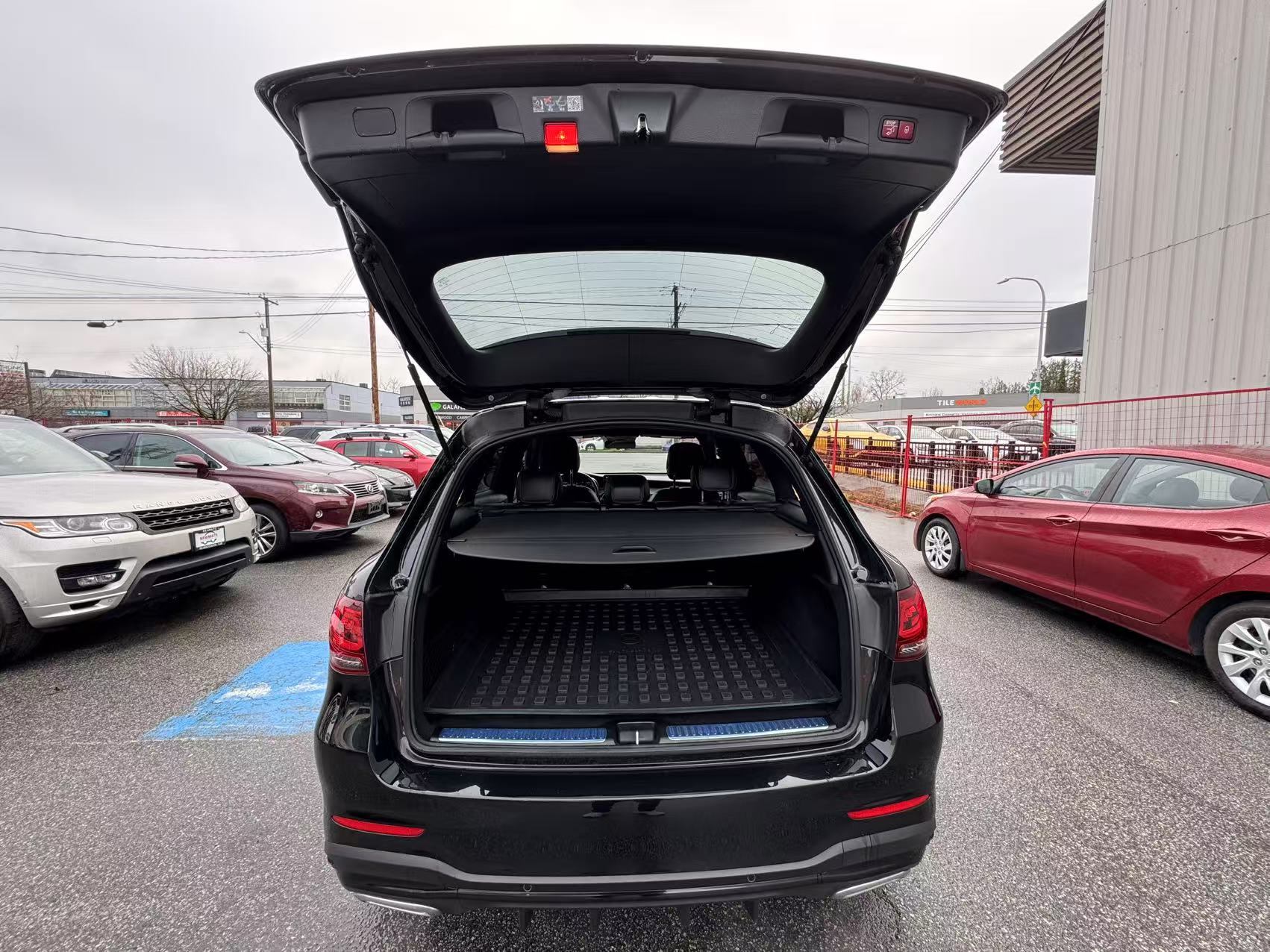 2022 Mercedes-Benz GLC-class GLC 300 4MA..., 温哥华, 全款车