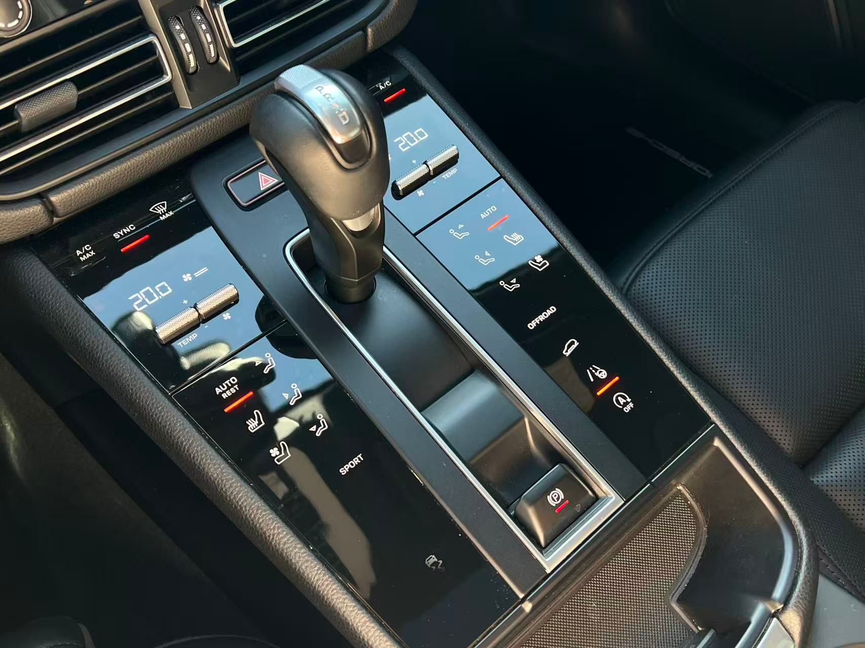 2022 Porsche Macan AWD, Vancouver, Cash