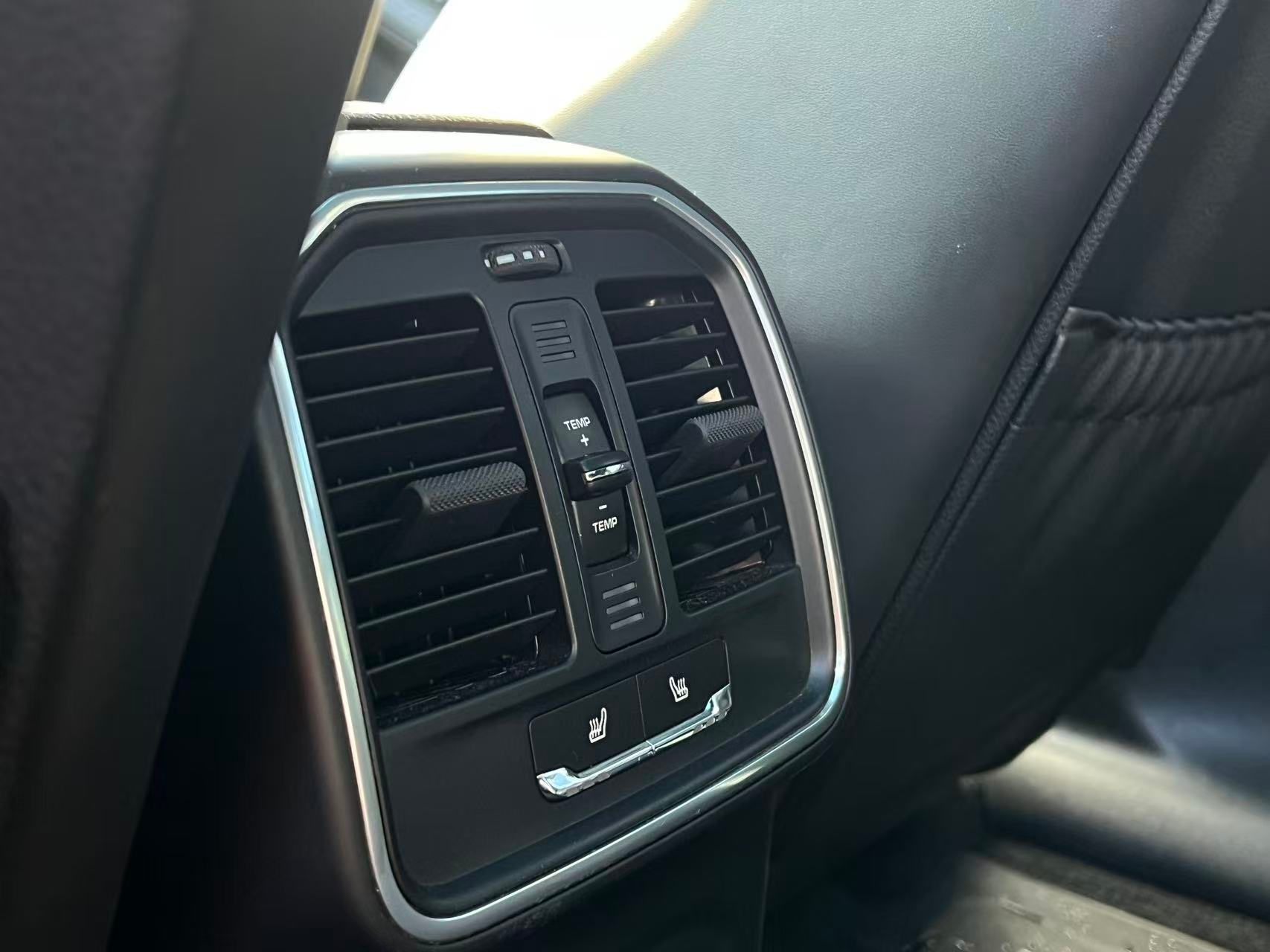 2022 Porsche Macan AWD, Vancouver, Cash