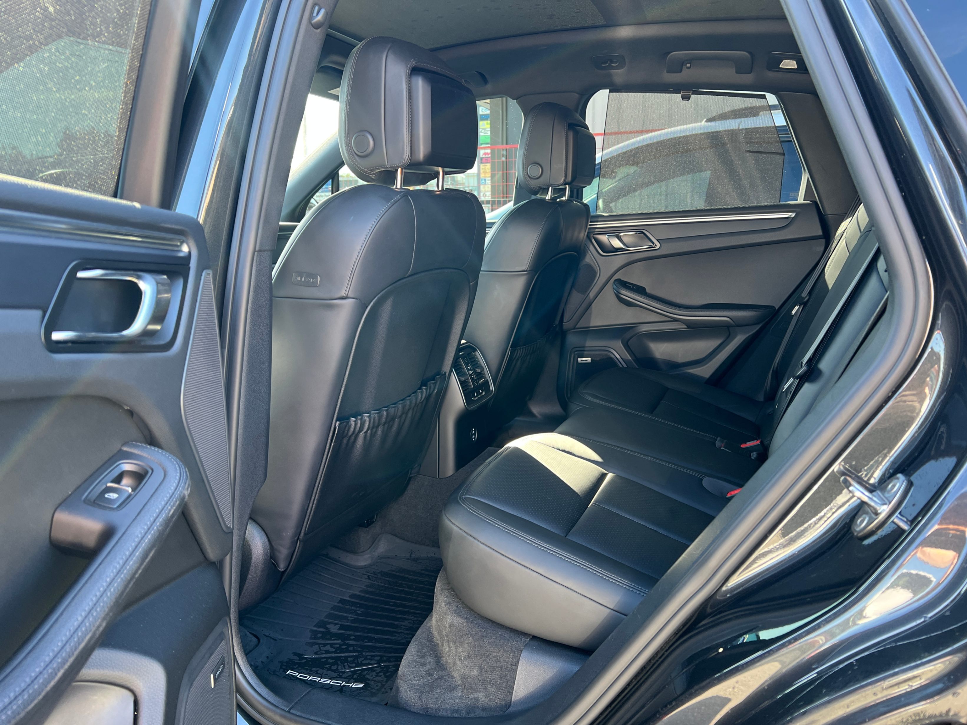 2022 Porsche Macan AWD, Vancouver, Cash