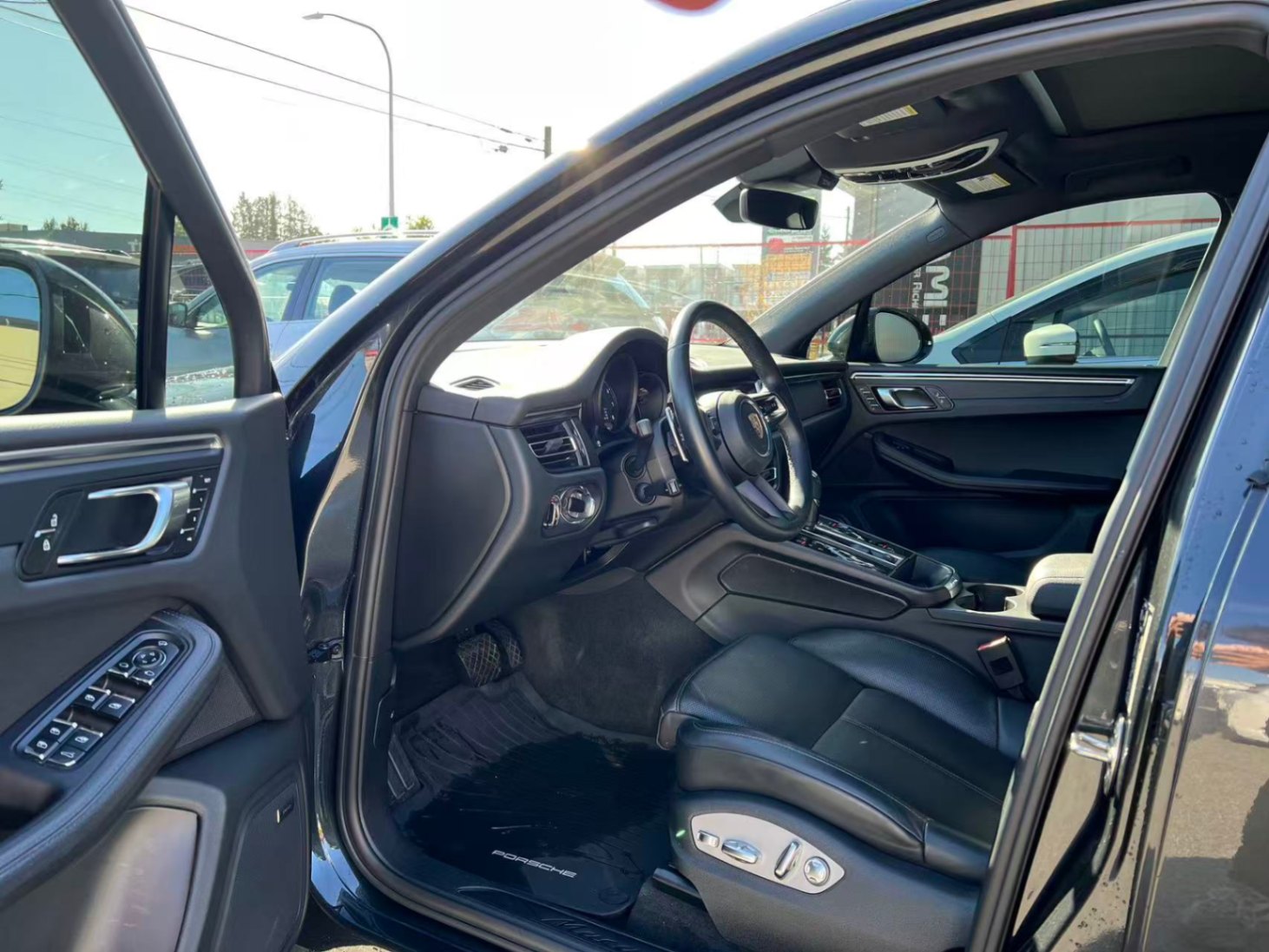 2022 Porsche Macan AWD, Vancouver, Cash