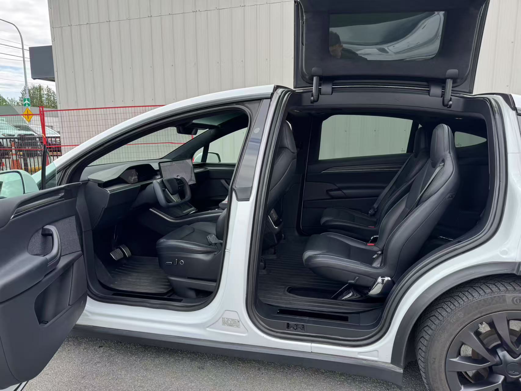2022 Tesla Model X Plaid AWD, Vancouver, Cash