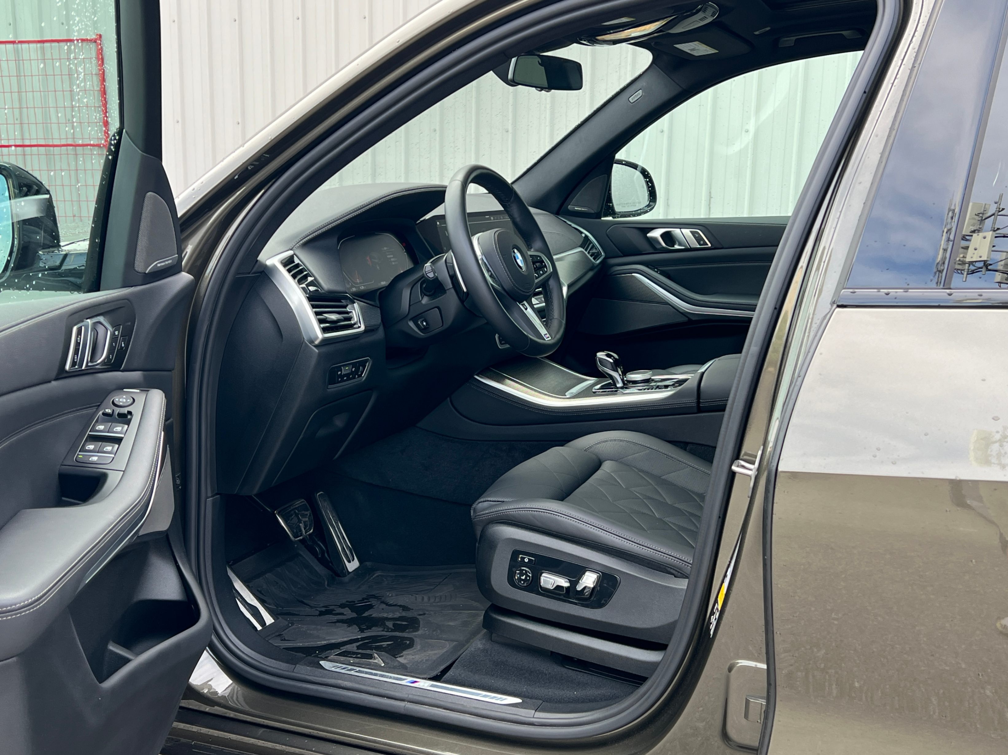 2023 BMW X5 XDrive40i Sports Activity Vehicle. M-SPORT PACKAGE., Vancouver, Cash