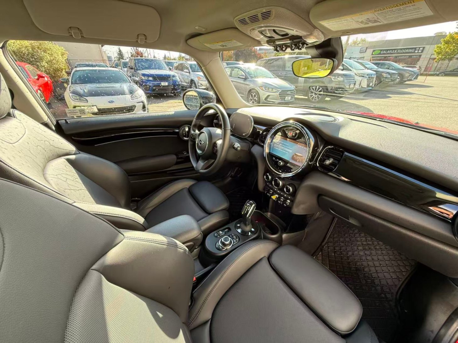 2023 MINI 3 Door Cooper S. BC LOCAL VEHICLE. FULL SERVICED HISTORY., Vancouver, Cash