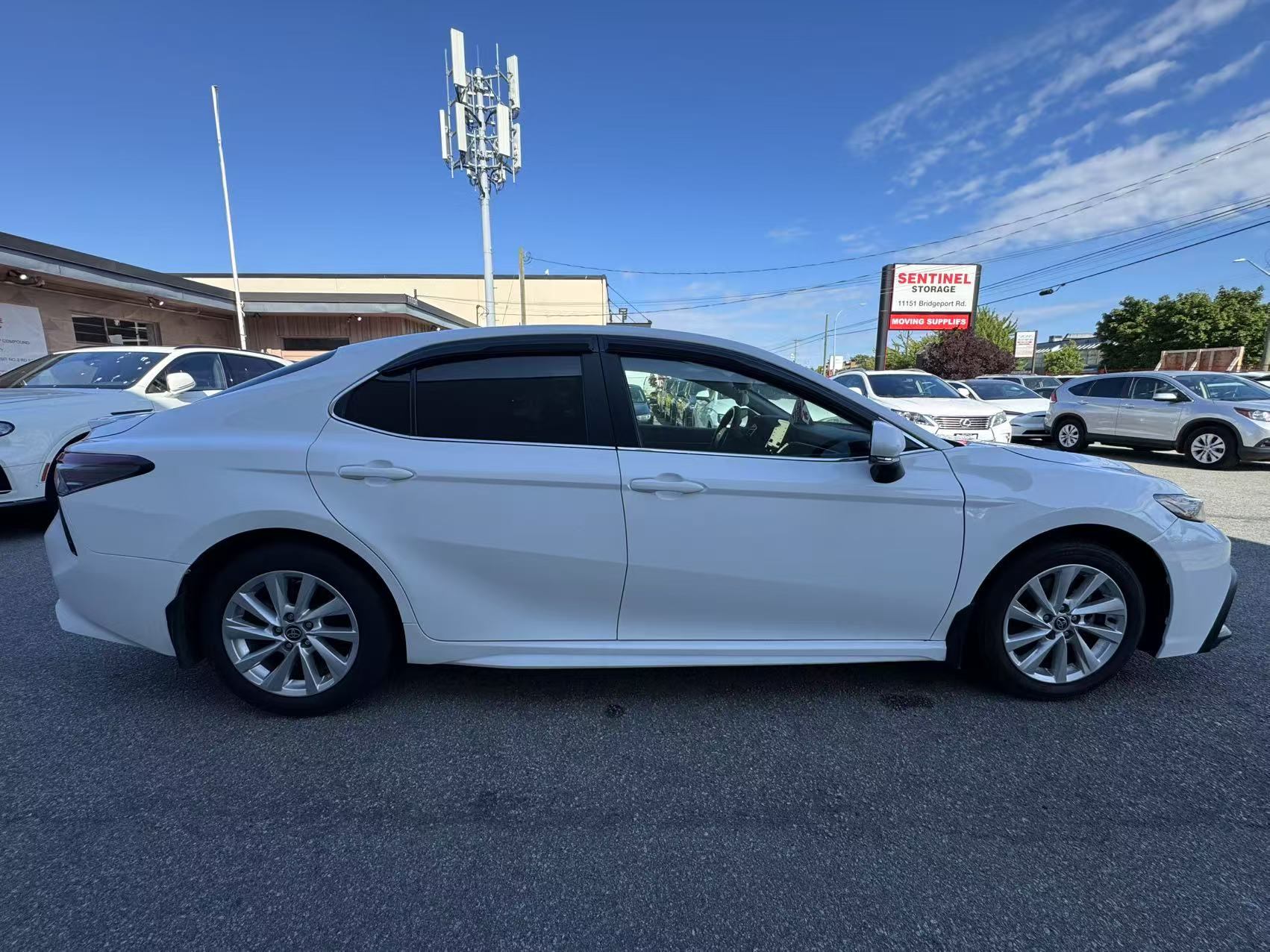 2023 Toyota Camry SE Auto. BC LOCAL VEHICLE., Vancouver, Cash