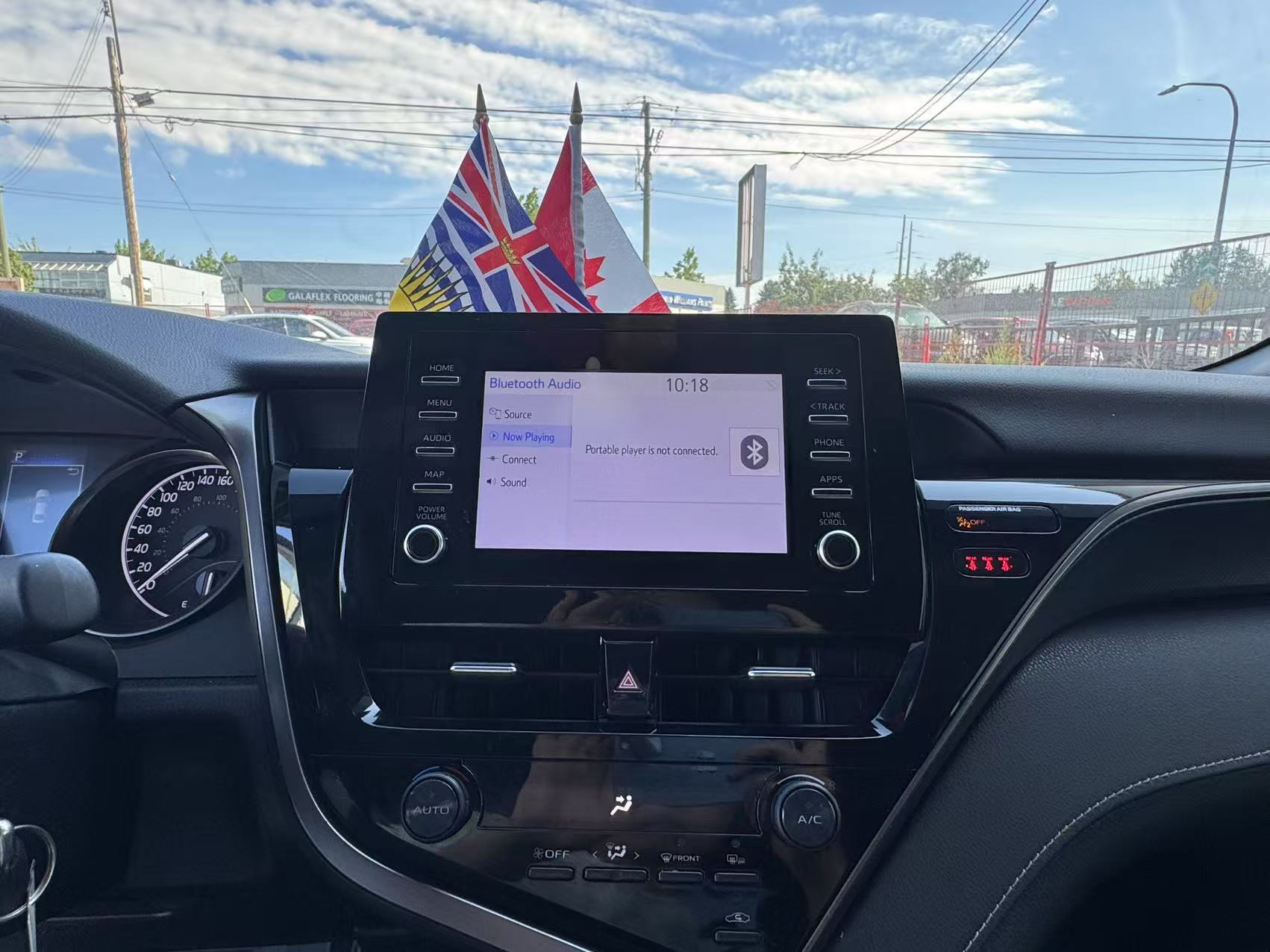 2023 Toyota Camry SE Auto. BC LOCAL VEHICLE., Vancouver, Cash
