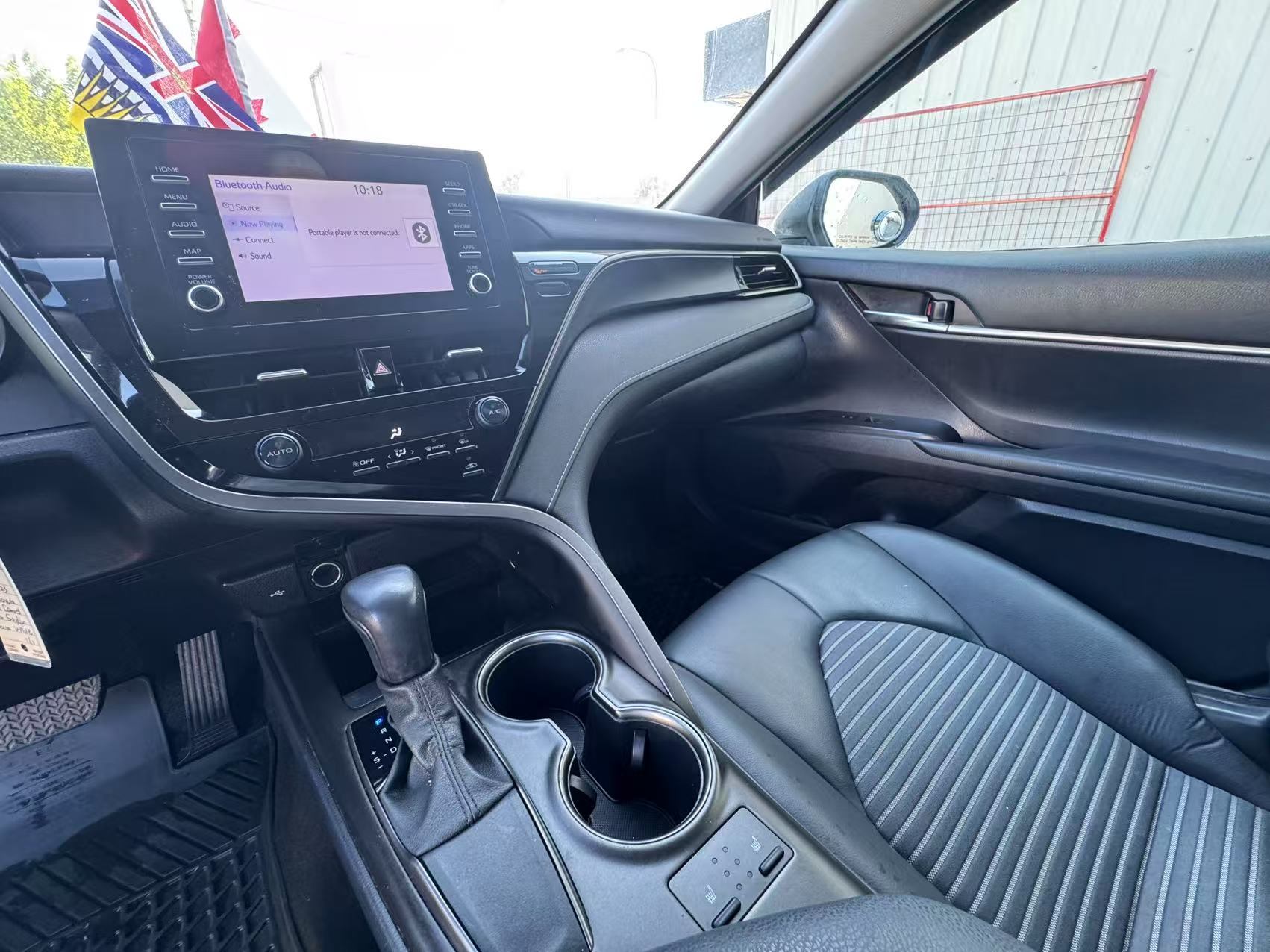 2023 Toyota Camry SE Auto. BC LOCAL VEHICLE., Vancouver, Cash