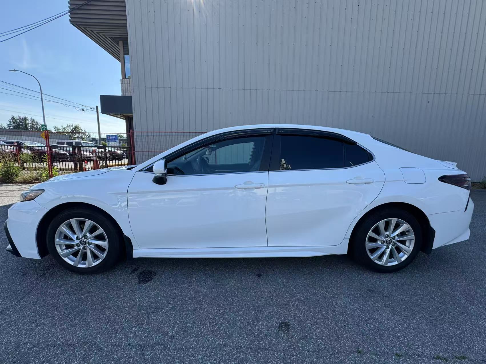 2023 Toyota Camry SE Auto. BC LOCAL VEHICLE., Vancouver, Cash