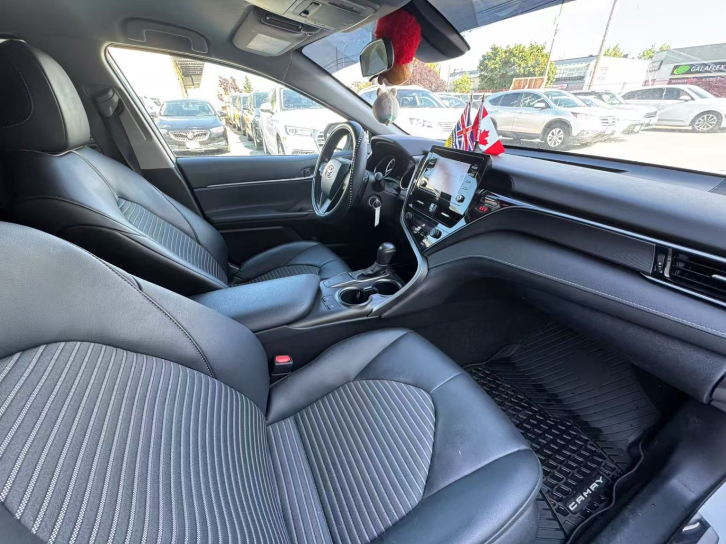 2023 Toyota Camry SE Auto. BC LOCAL VEHICLE., Vancouver, Cash