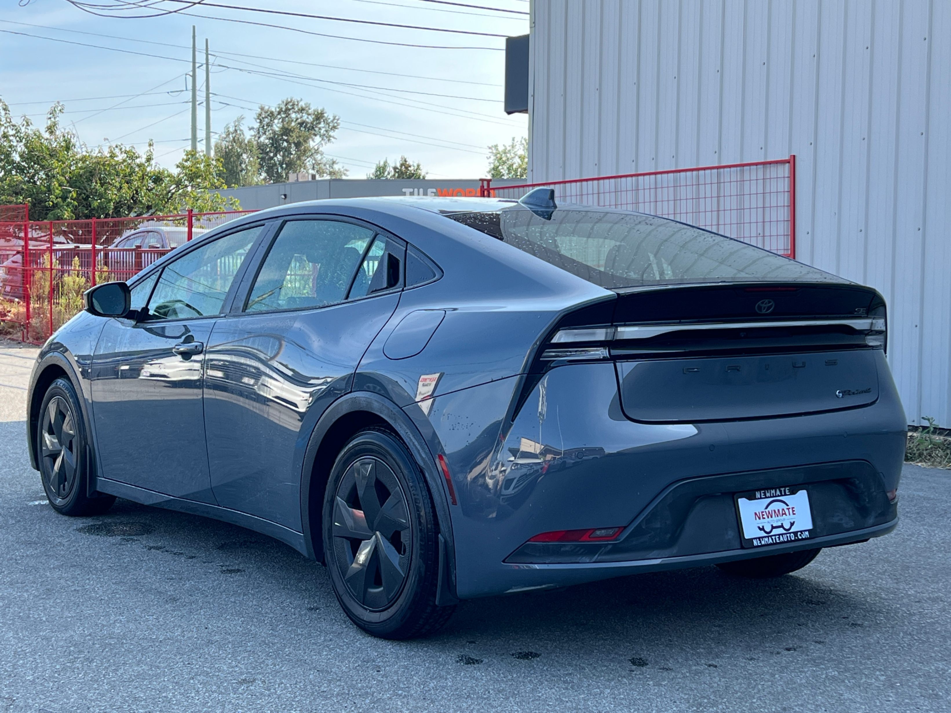 2023 Toyota Prius Prime SE Auto. BC LOCAL VEHICLE. REBUILT TITLE*, Vancouver, Cash