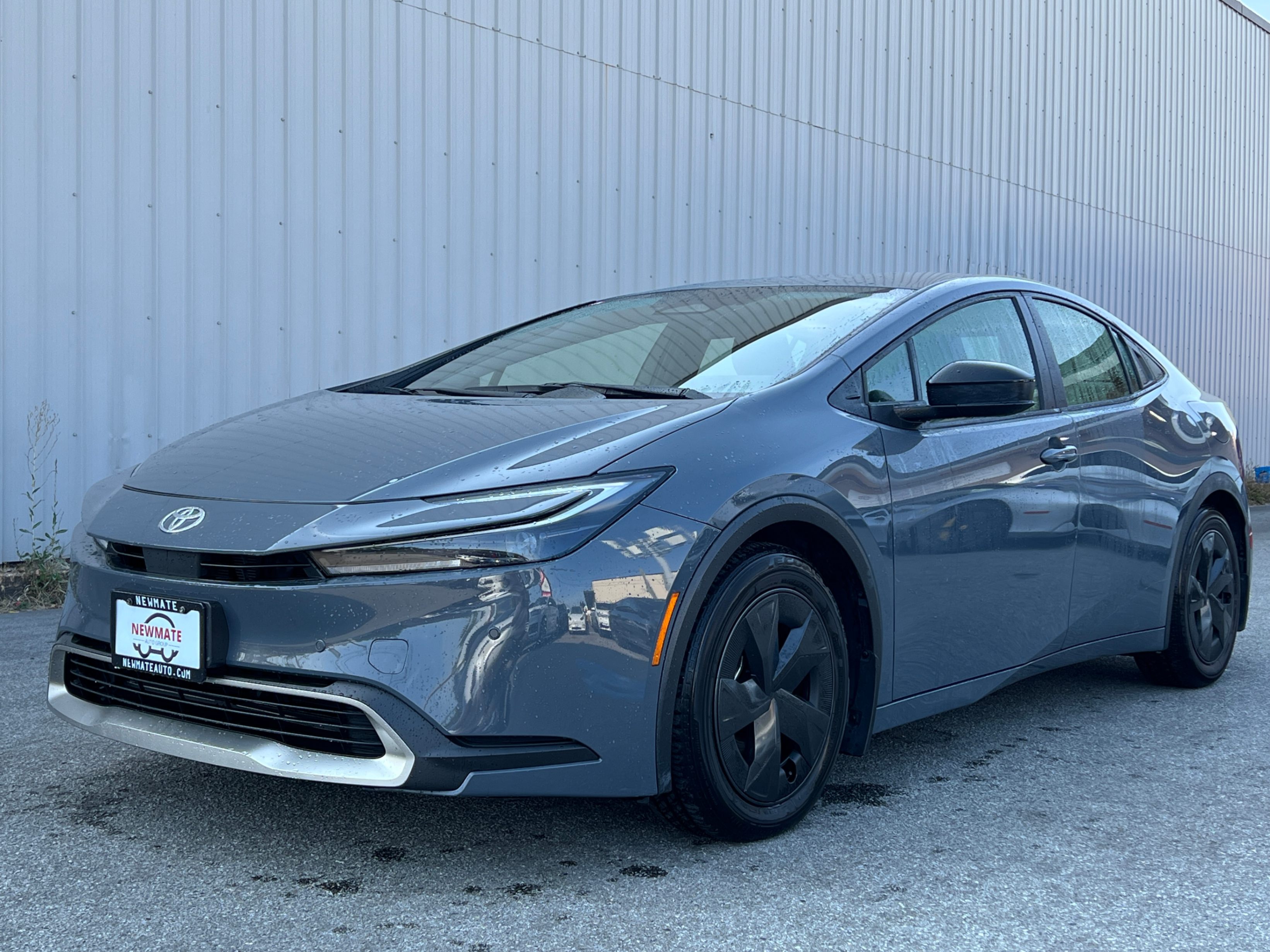 2023 Toyota Prius Prime SE Auto. BC LOCAL VEHICLE. REBUILT TITLE*, Vancouver, Cash