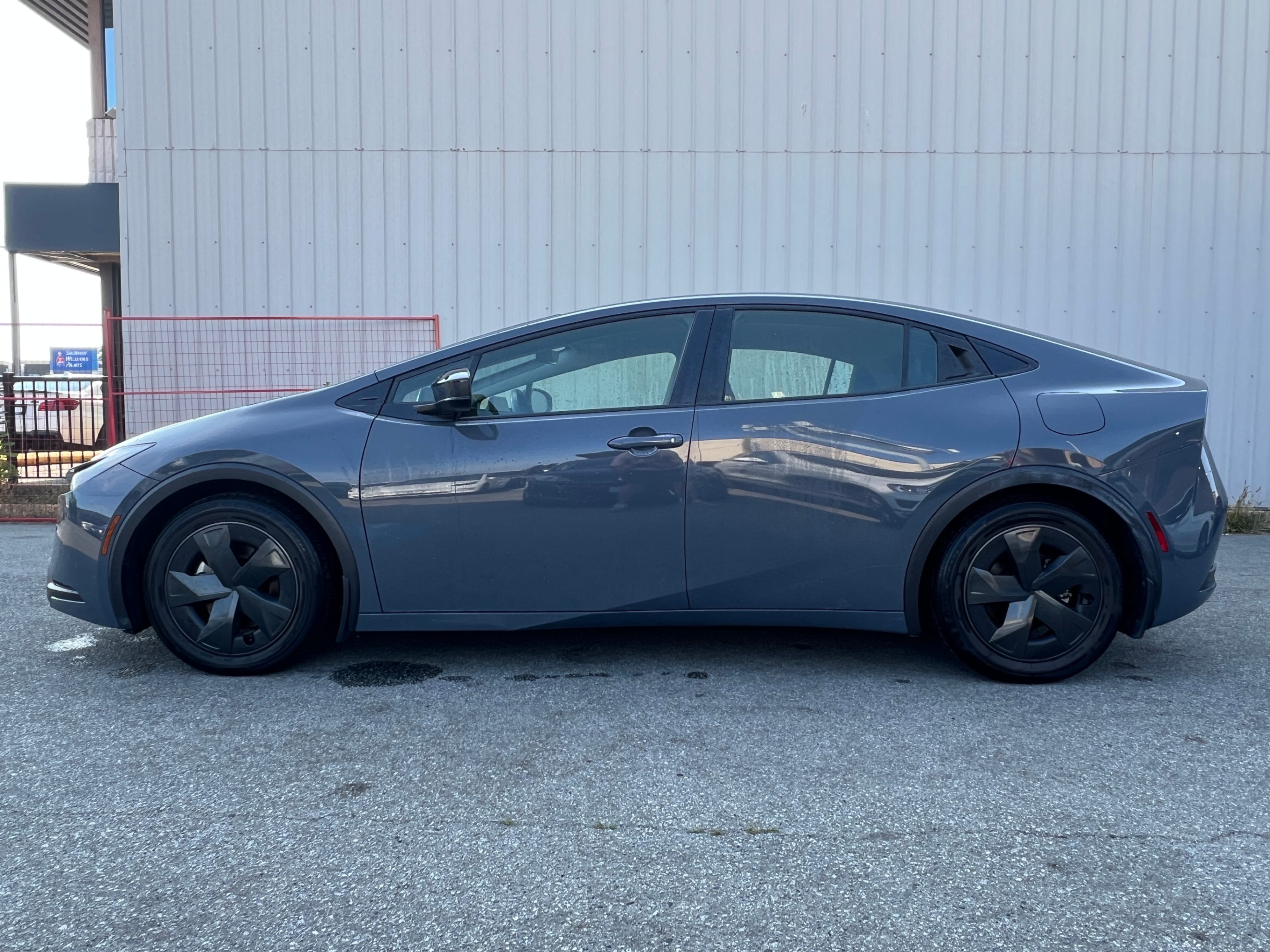 2023 Toyota Prius Prime SE Auto. BC LOCAL VEHICLE. REBUILT TITLE*, Vancouver, Cash