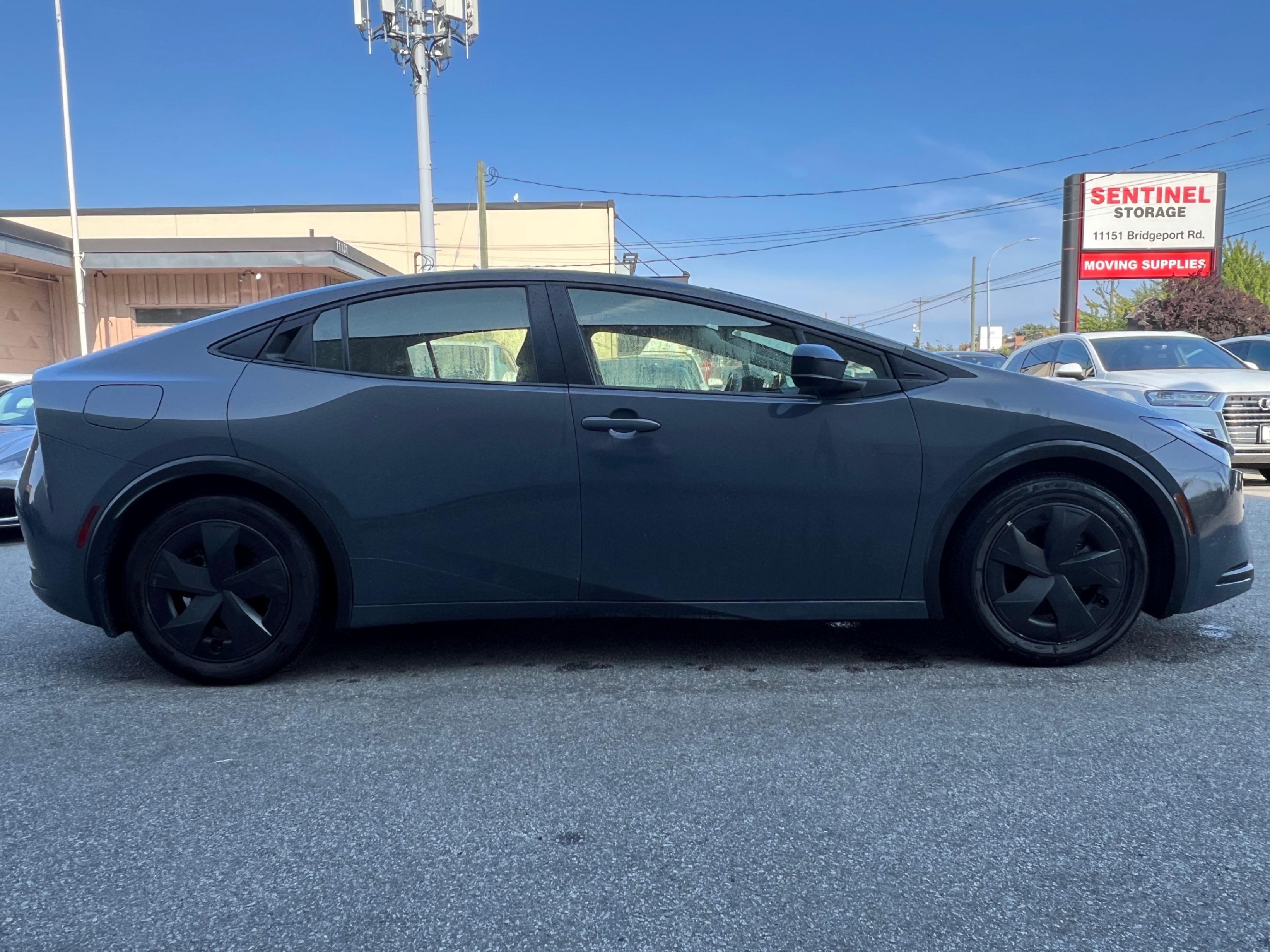2023 Toyota Prius Prime SE Auto. BC LOCAL VEHICLE. REBUILT TITLE*, Vancouver, Cash
