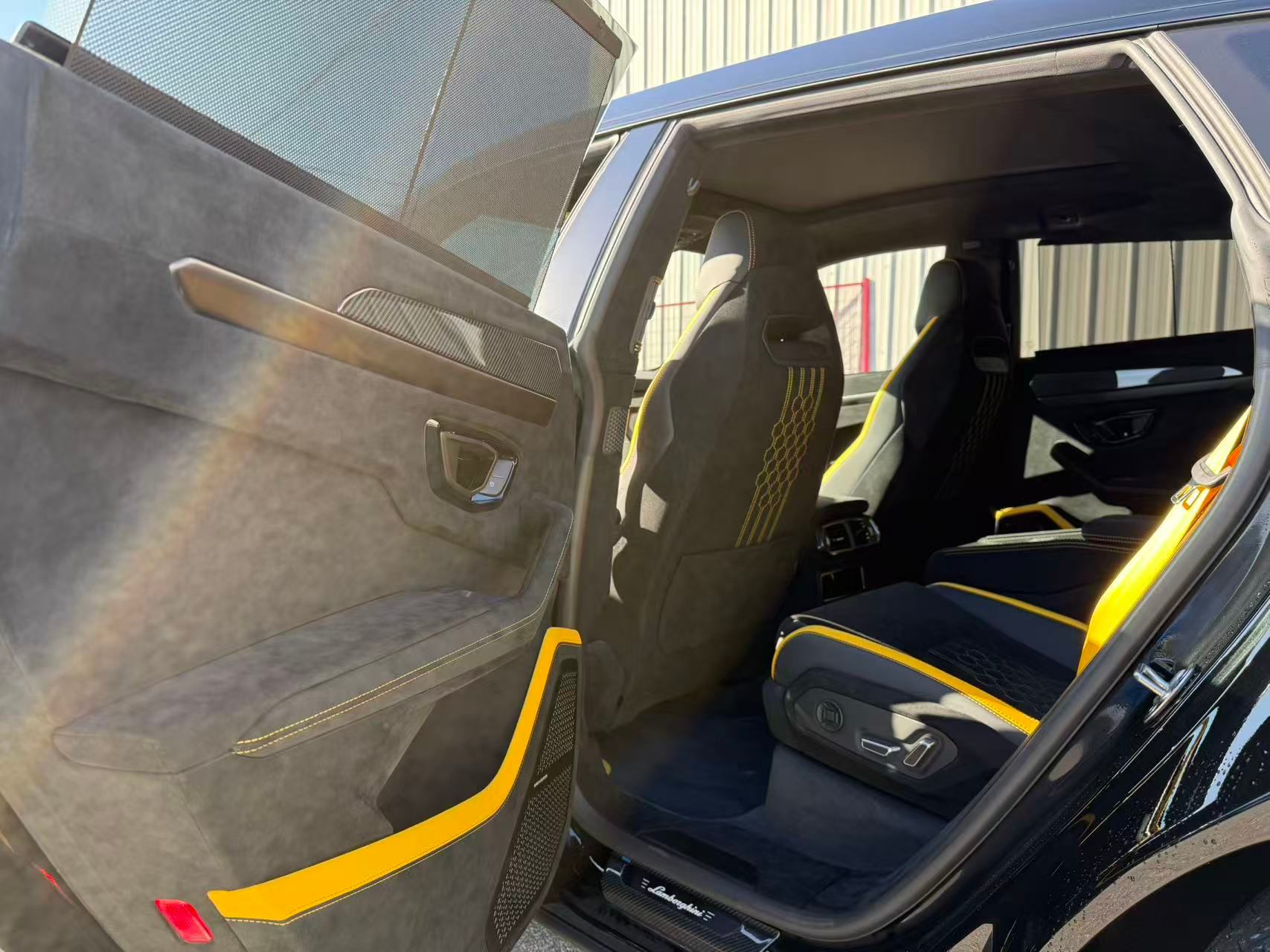2024 LAMBORGHINI URUS PERFORMANTE, 温哥华, 全款车