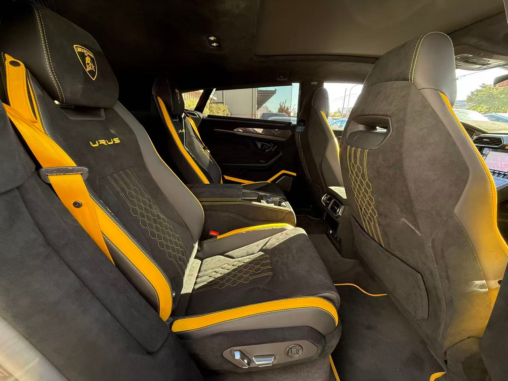 2024 LAMBORGHINI URUS PERFORMANTE, 温哥华, 全款车
