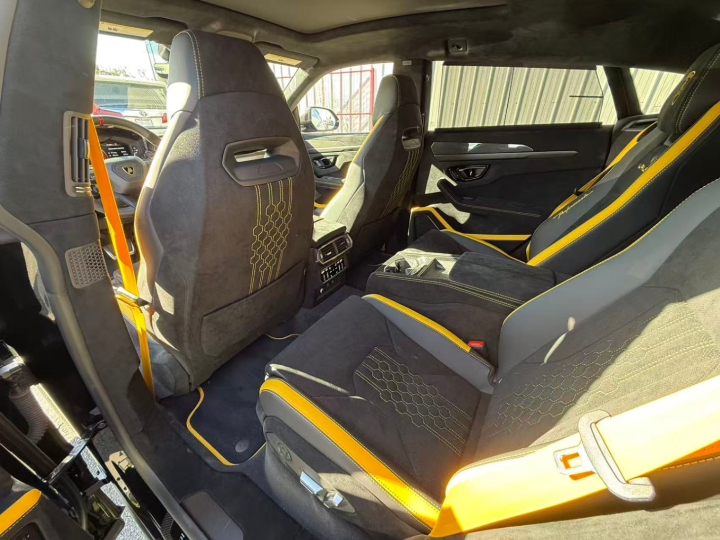 2024 LAMBORGHINI URUS PERFORMANTE, 温哥华, 全款车
