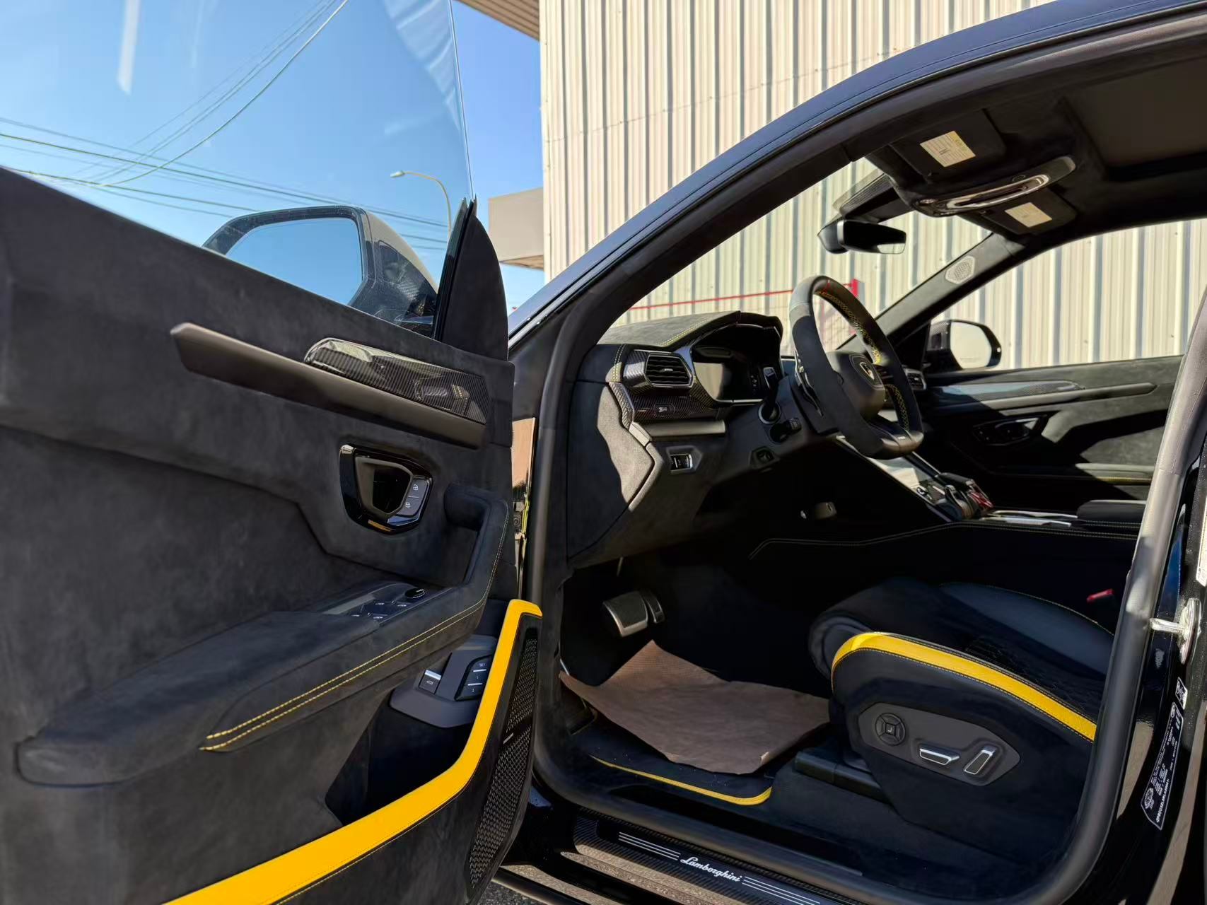 2024 LAMBORGHINI URUS PERFORMANTE, 温哥华, 全款车