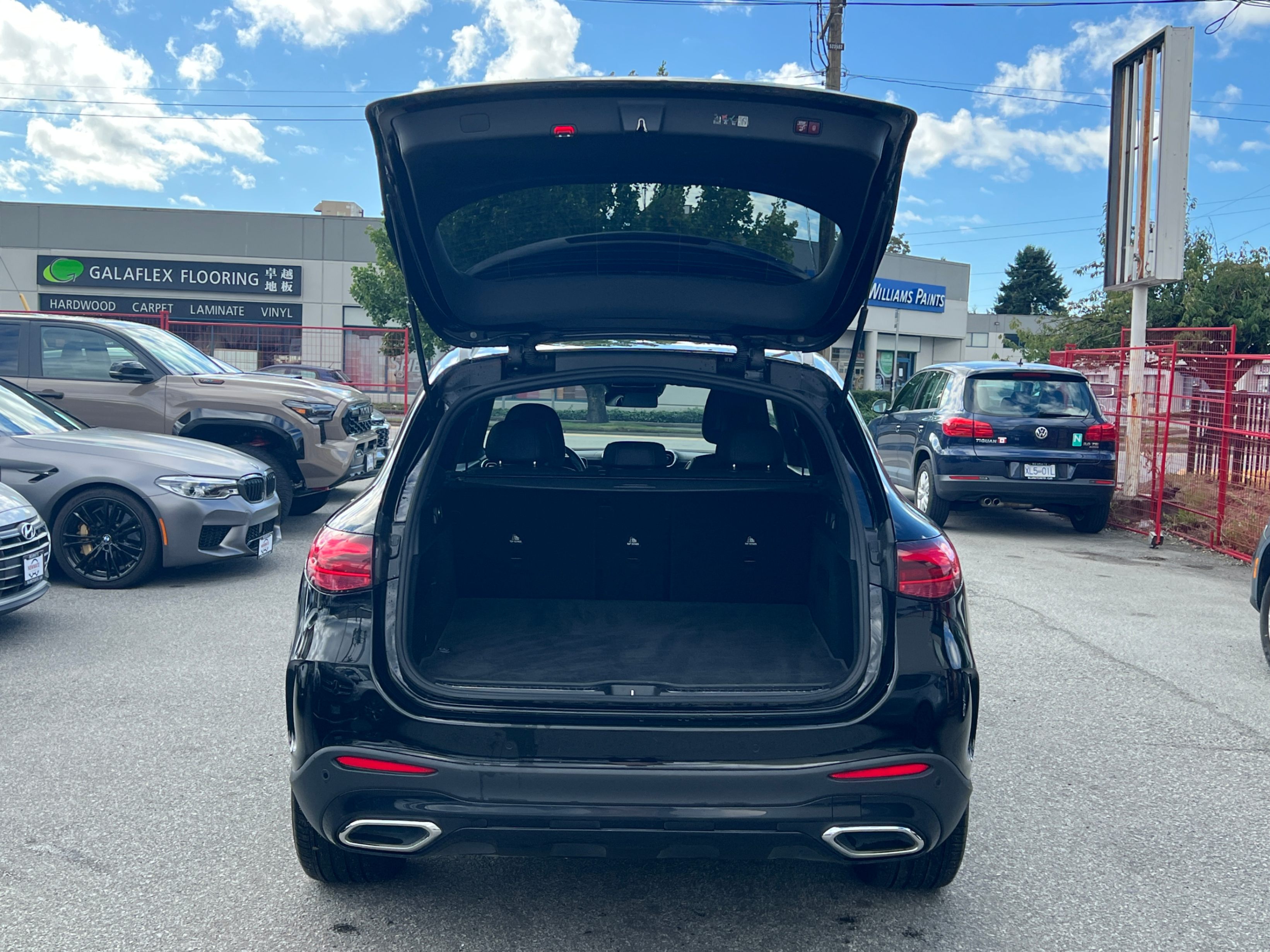 2024 Mercedes-Benz GLC-class GLC 300 4MATIC SUV. NO ACCIDENTS. BC LOCAL VEHICLE., 温哥华, 全款车