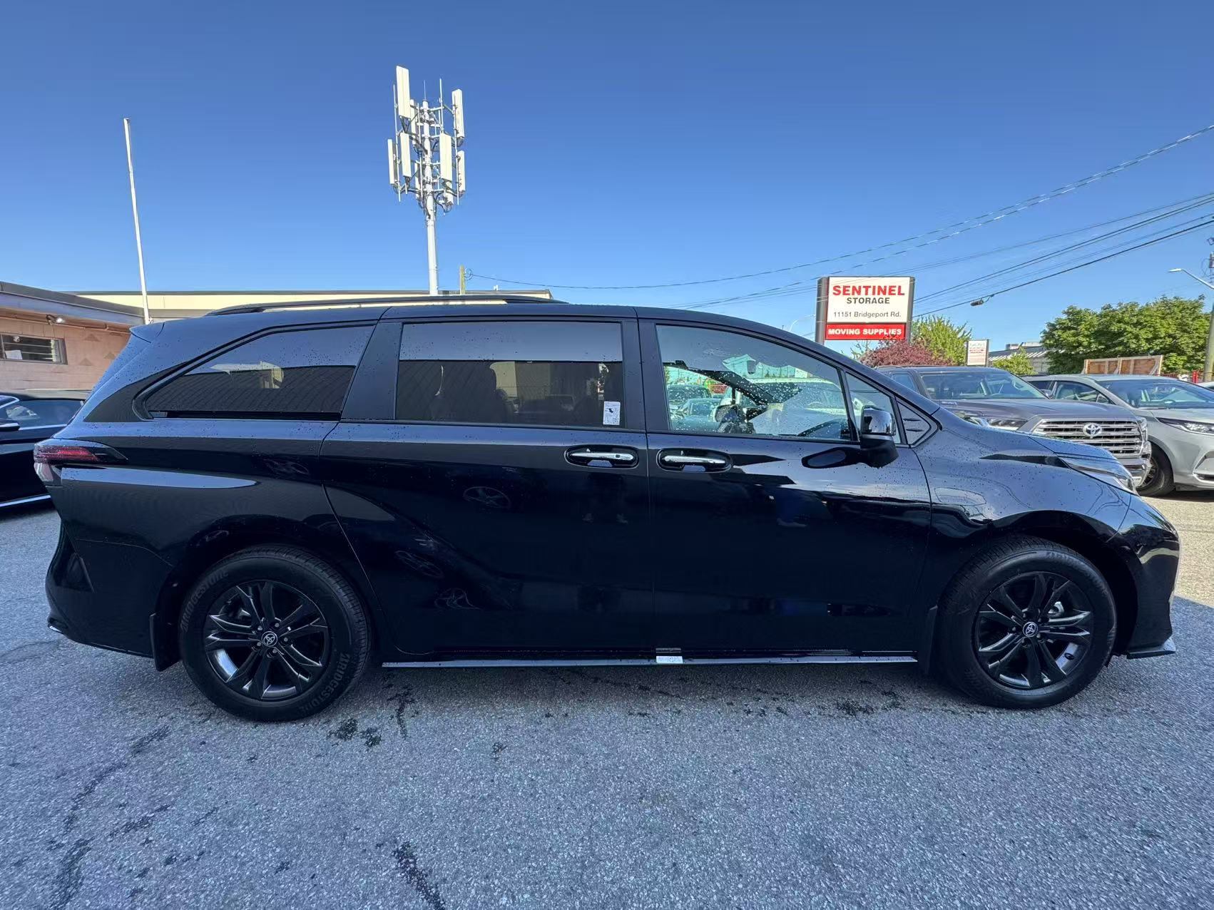 2025 Toyota Sienna XSE HYBRID AWD. 50 KM ONLY!, Vancouver, Cash