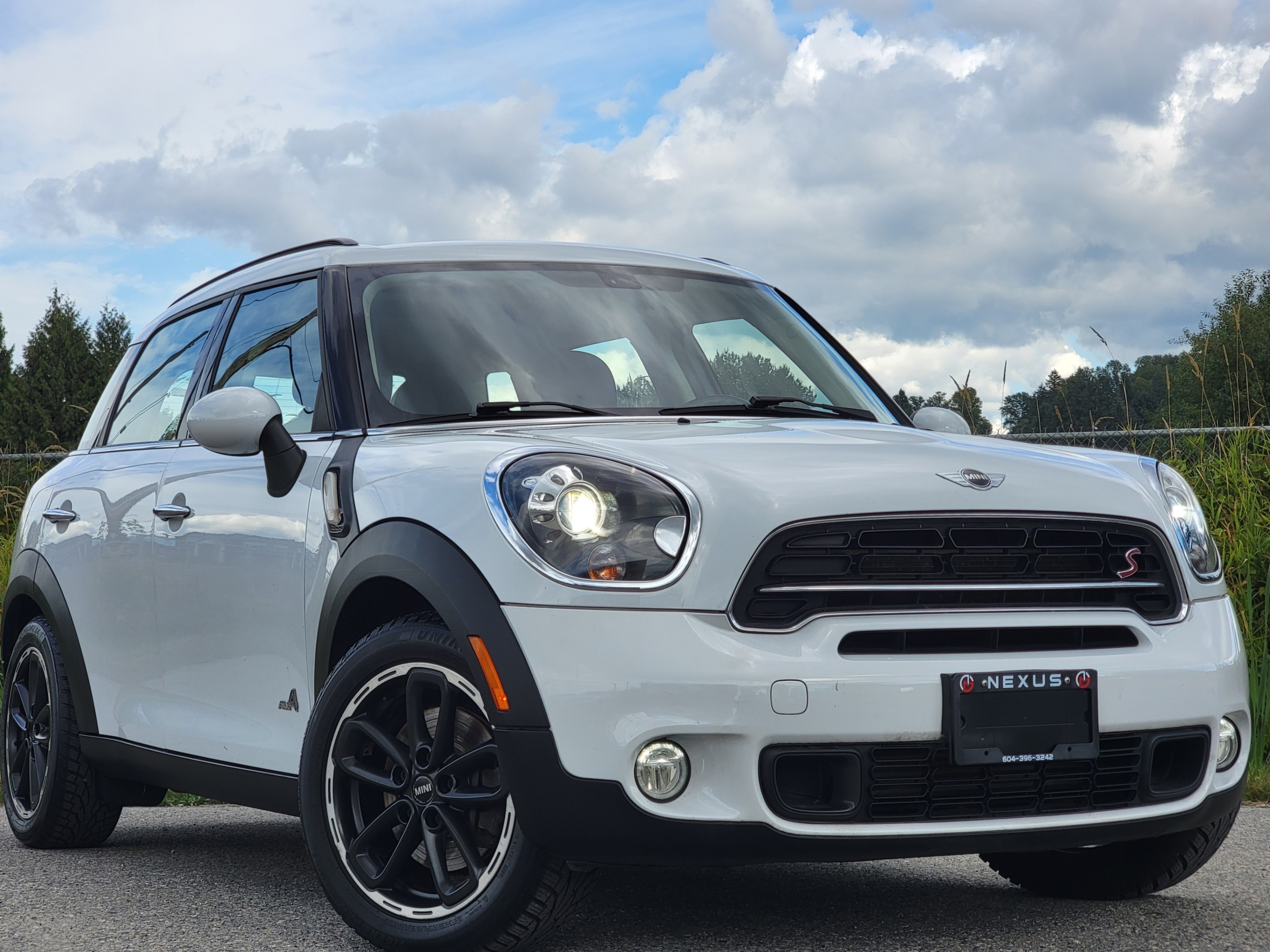 White 2015 MINI Countryman SUV / Crossover All-Wheel Drive Automatic