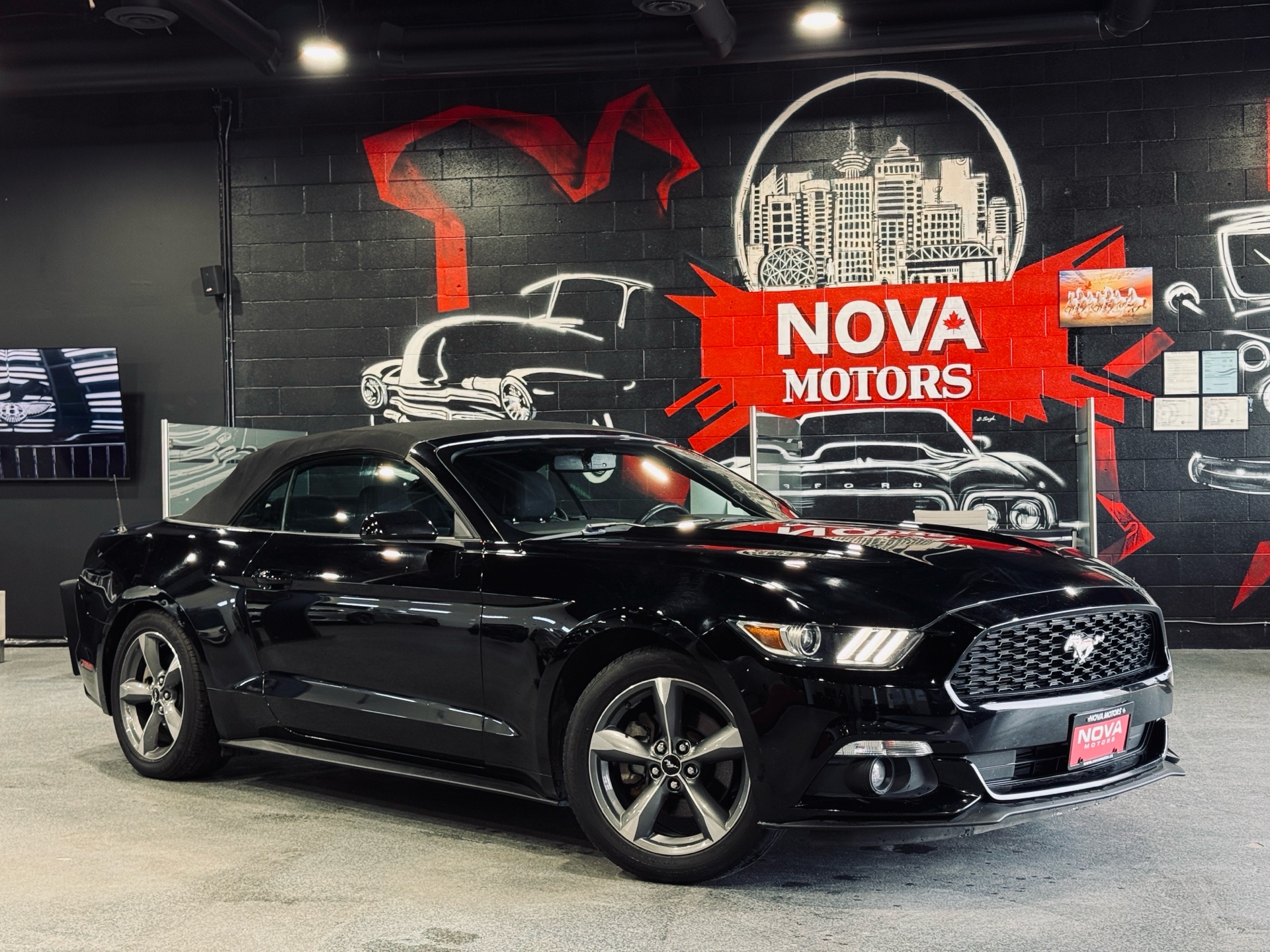 Ford Mustang V6 Convertible RWD 2016