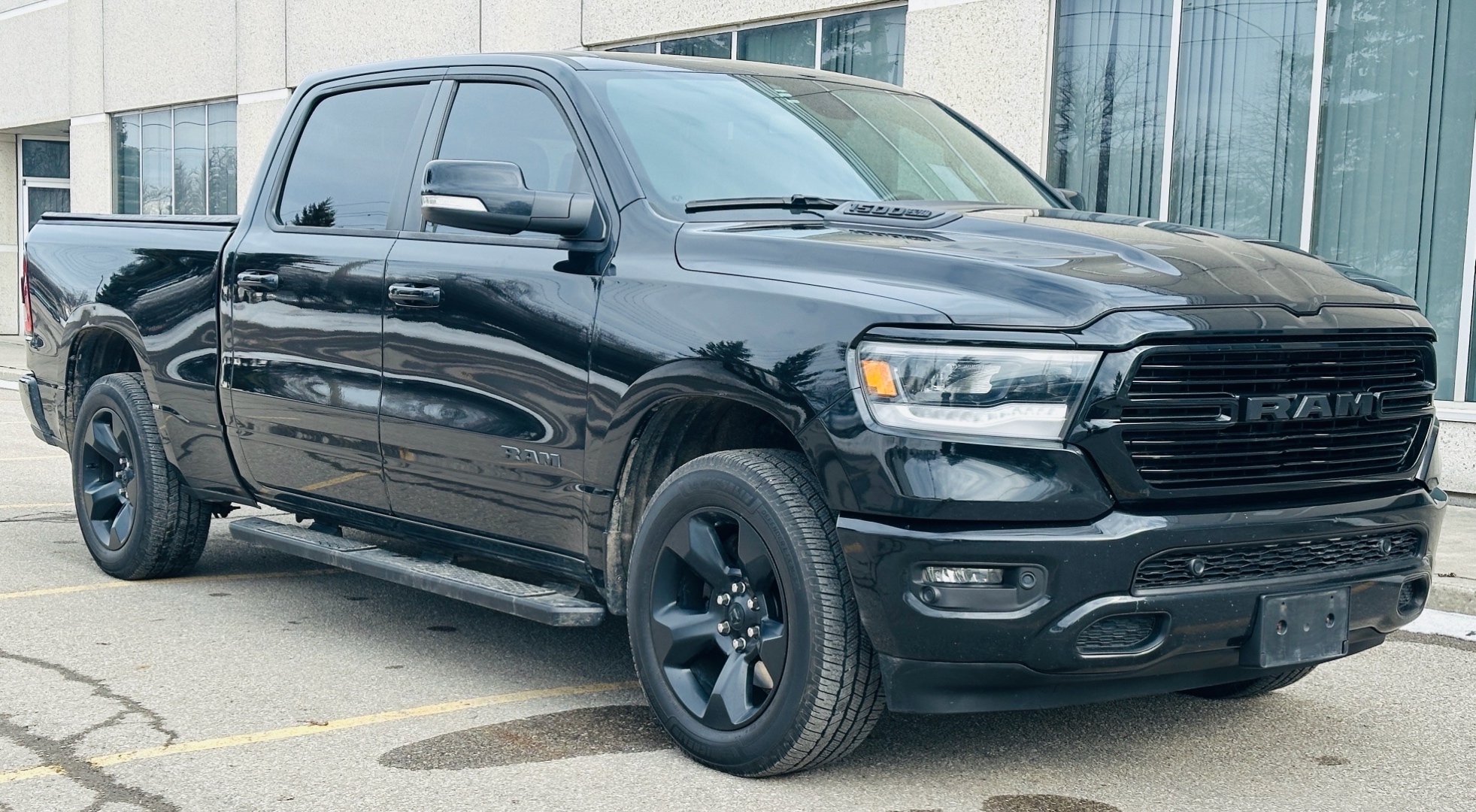 RAM 1500 Sport Crew Cab 4WD 2019