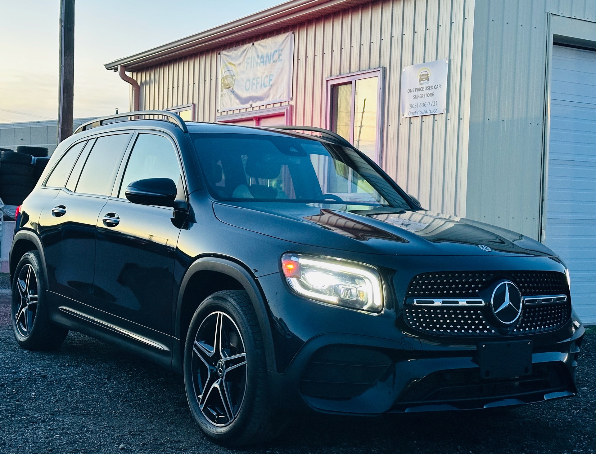 Gray (Metallic Graphite Black) 2022 Mercedes-Benz GLB 250 4MATIC SUV / Crossover All-Wheel Drive Automatic