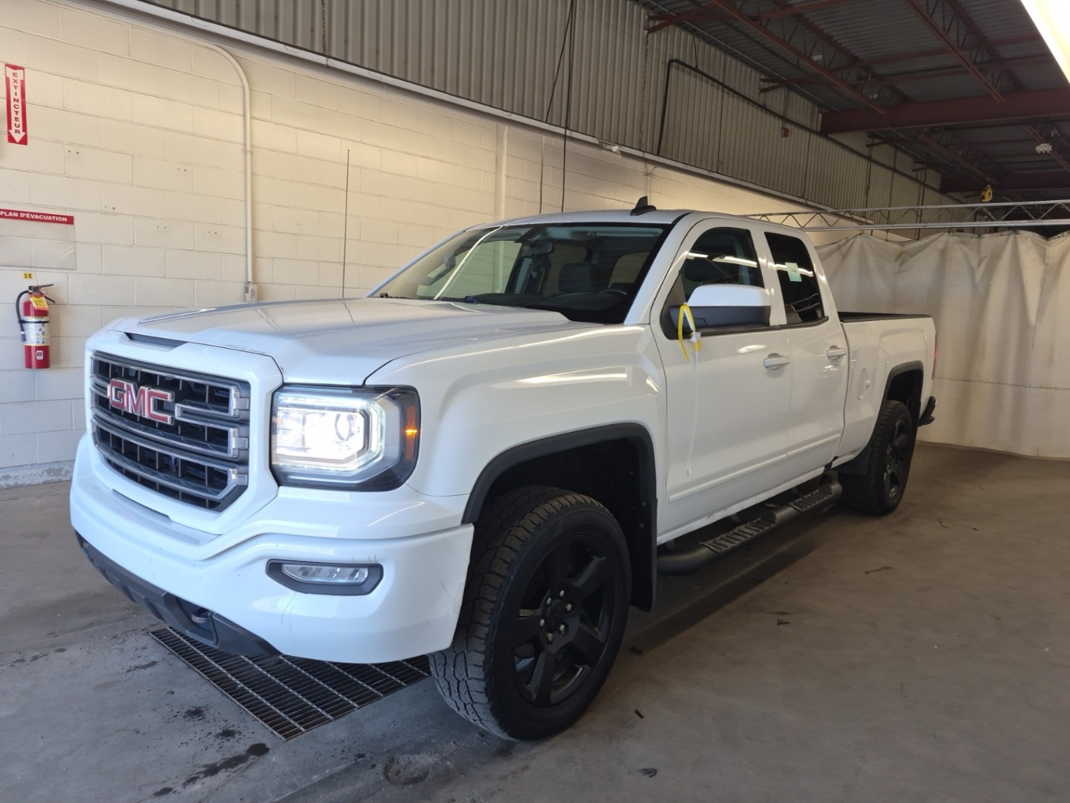 White 2017 GMC Sierra 1500 SLE Double Cab 4WD Pickup Truck Four-Wheel Drive Automatic