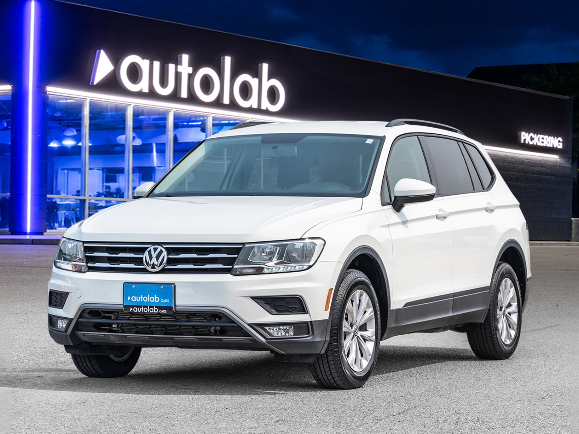 White 2018 Volkswagen Tiguan SUV / Crossover Front-Wheel Drive Automatic