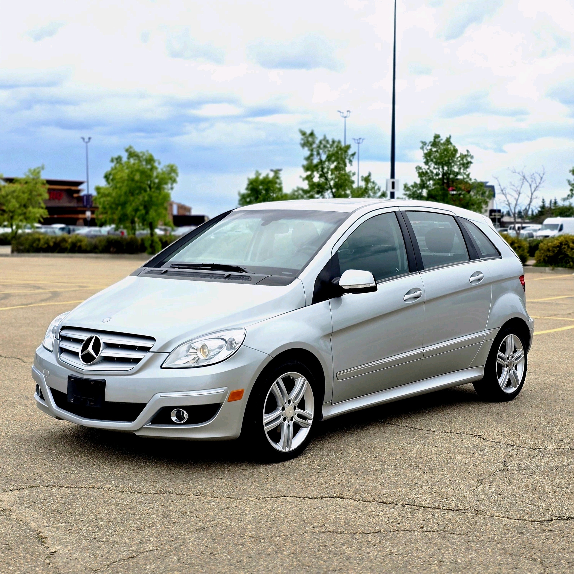 Silver 2011 Mercedes-Benz B-Class B 200 Wagon Automatic