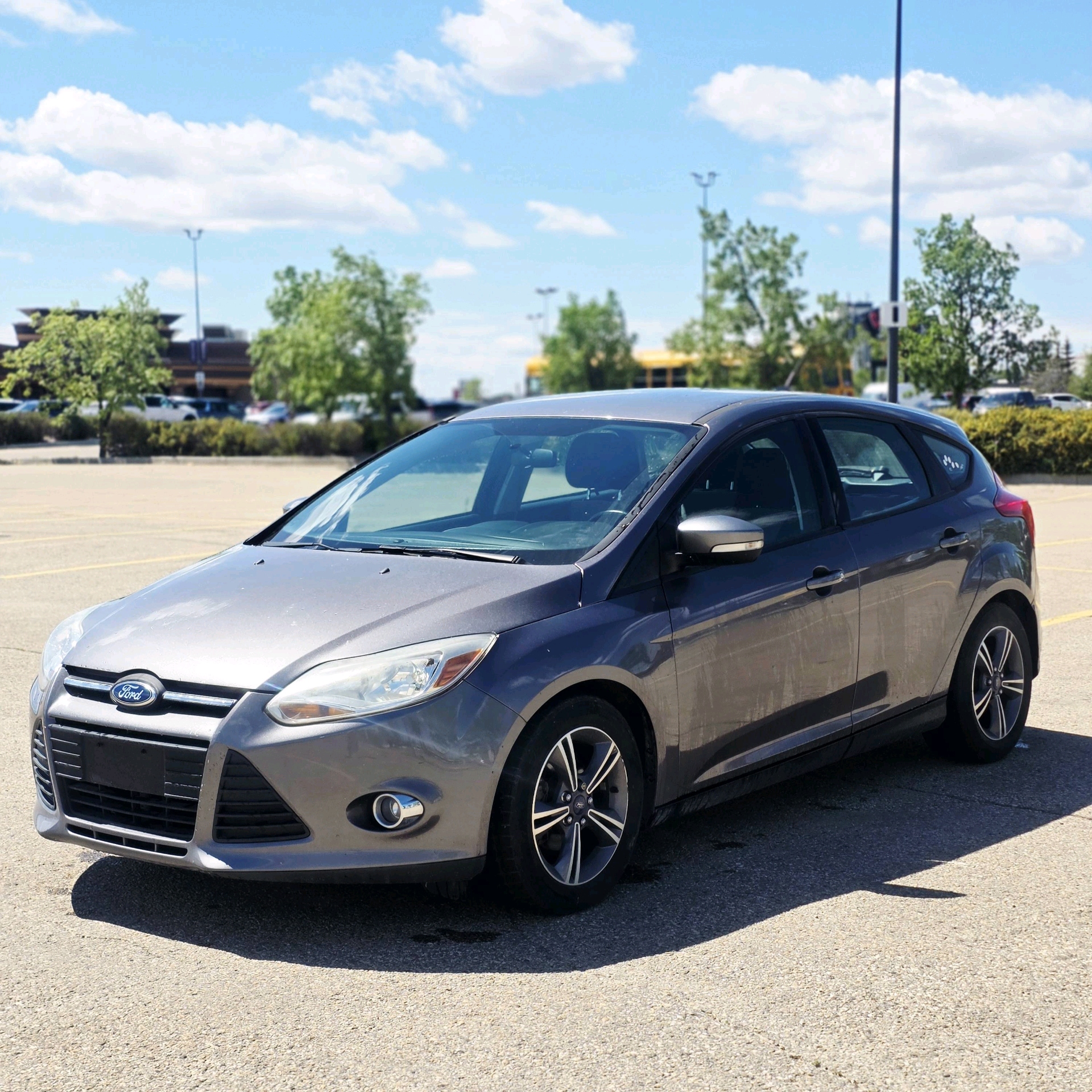 Gray (Dark Grey) 2014 Ford Focus SE Hatchback Hatchback Front-Wheel Drive Automatic