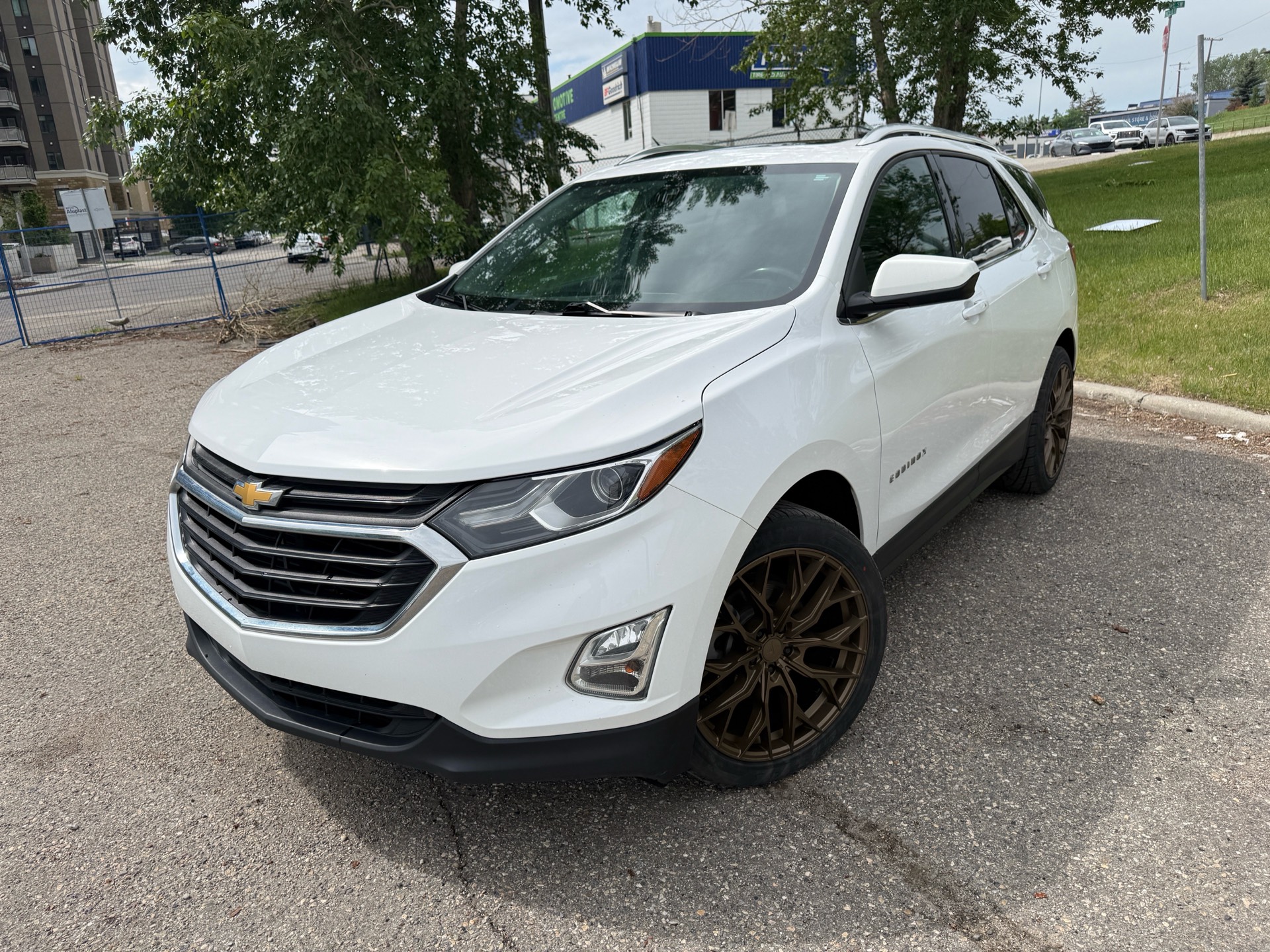 White 2020 Chevrolet Equinox SUV / Crossover Four-Wheel Drive Automatic