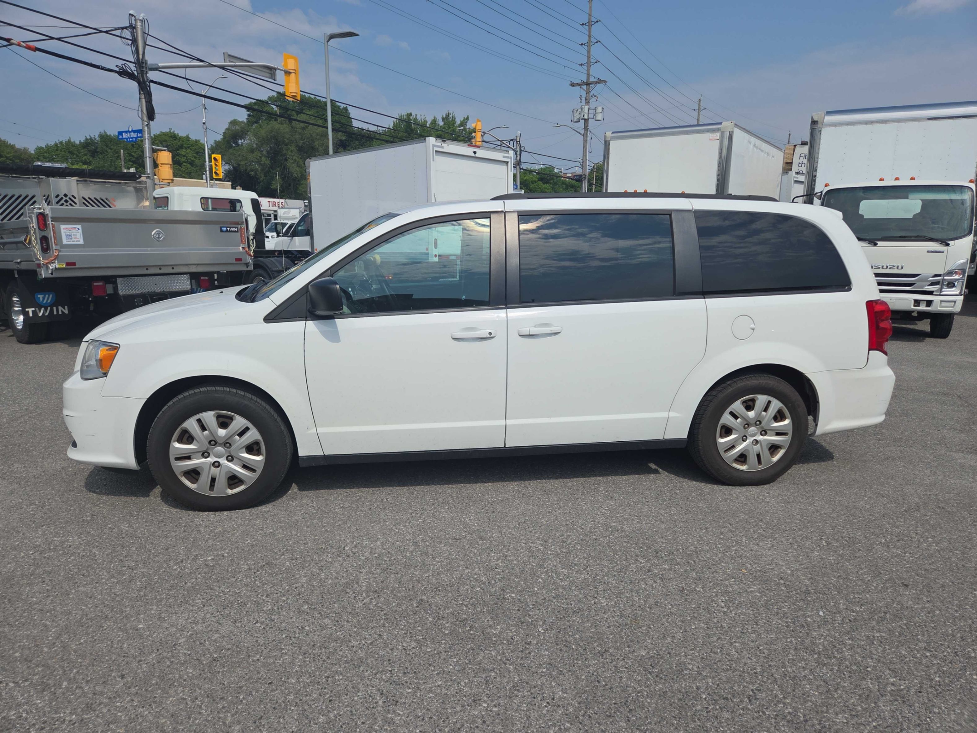 White 2018 Dodge Grand Caravan Minivan Front-Wheel Drive Automatic