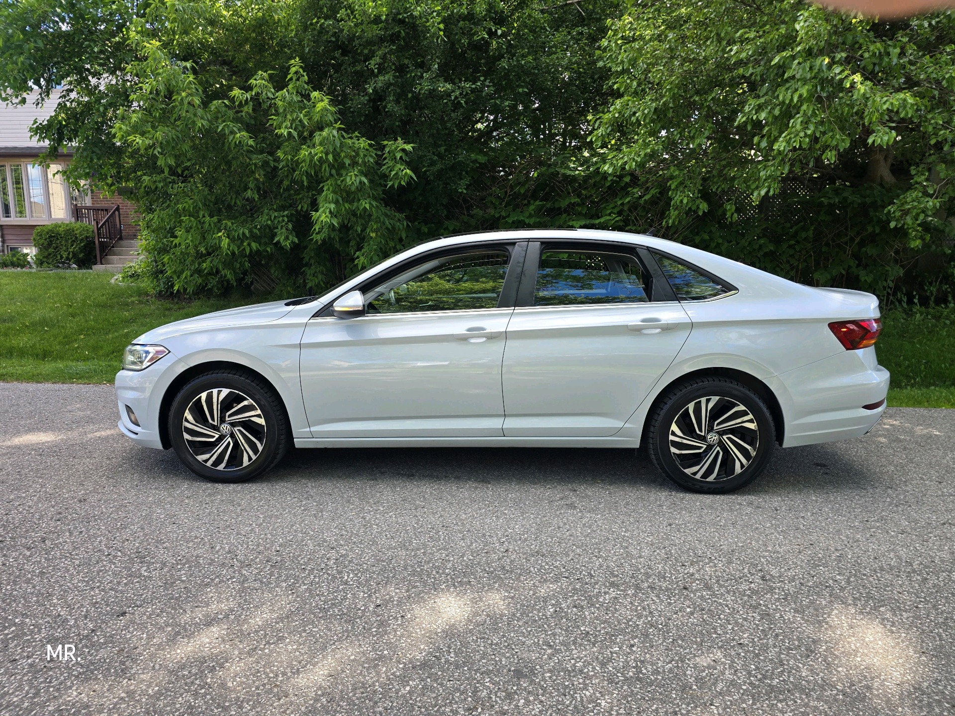White 2019 Volkswagen Jetta Execline FWD Sedan Automatic