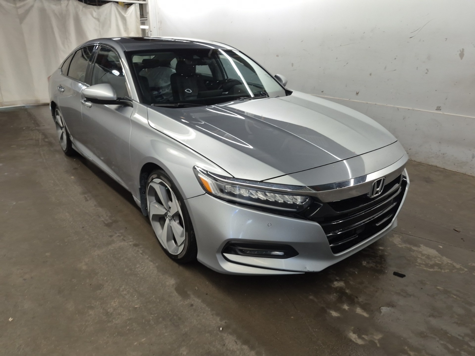 Gray 2018 Honda Accord 2.0T Touring FWD Sedan Front-Wheel Drive Automatic