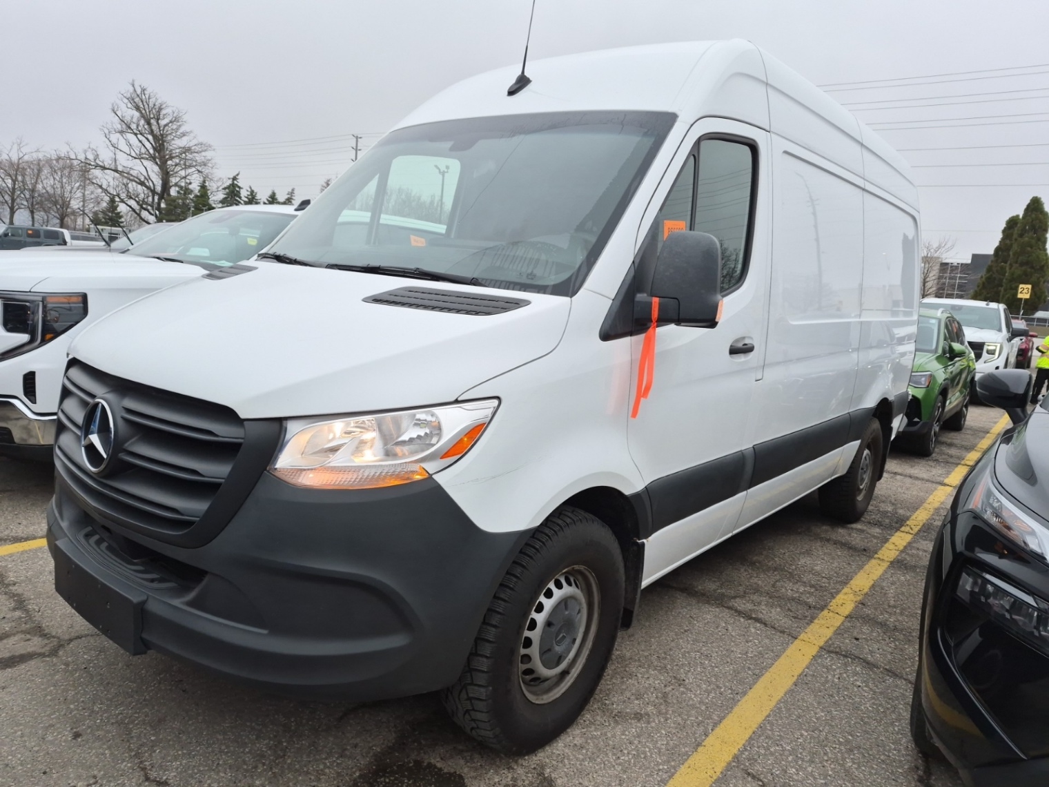 Mercedes-Benz Sprinter Cargo 2500 144 V6 RWD